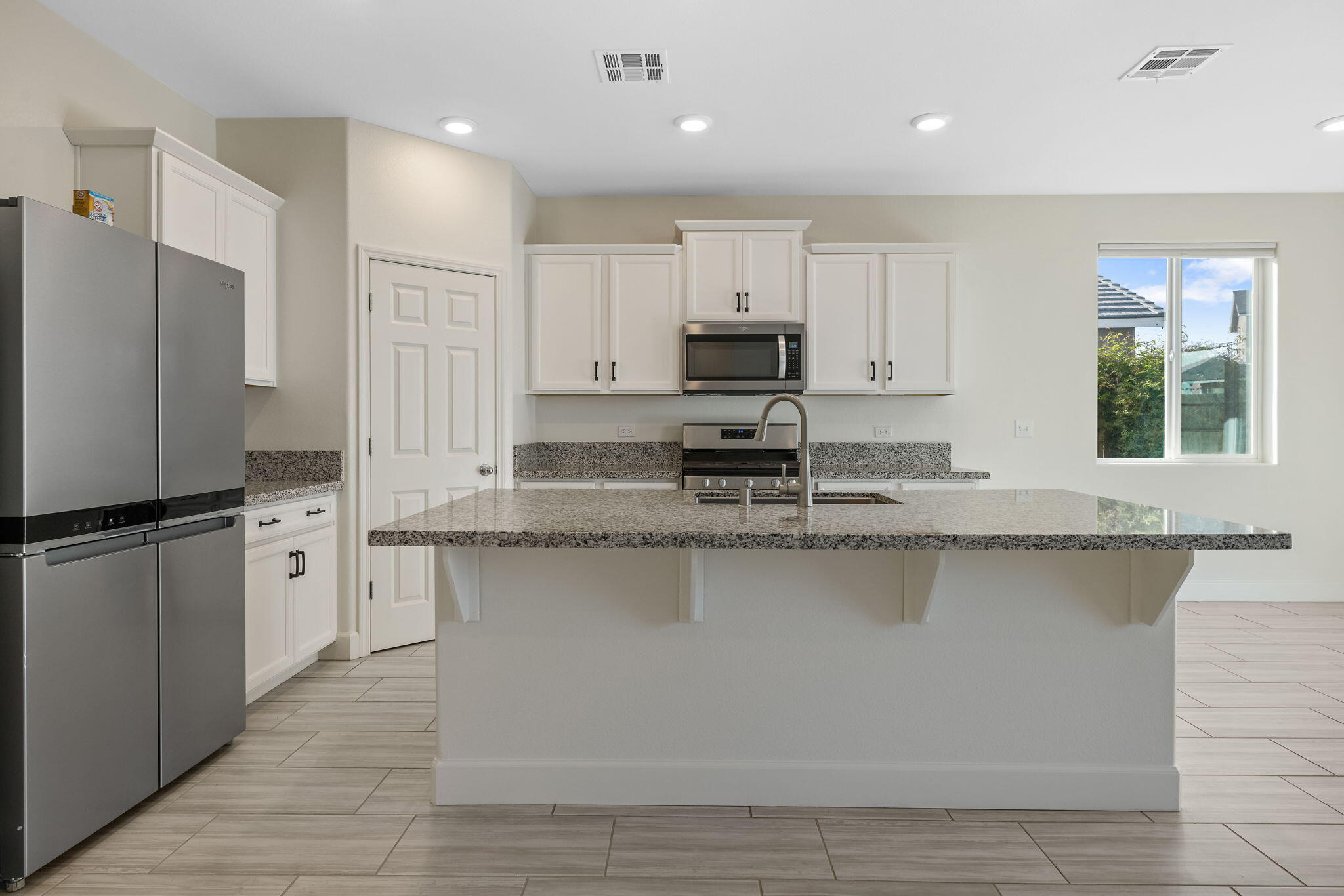 3516 E Seeger Ave, Visalia, CA 93292