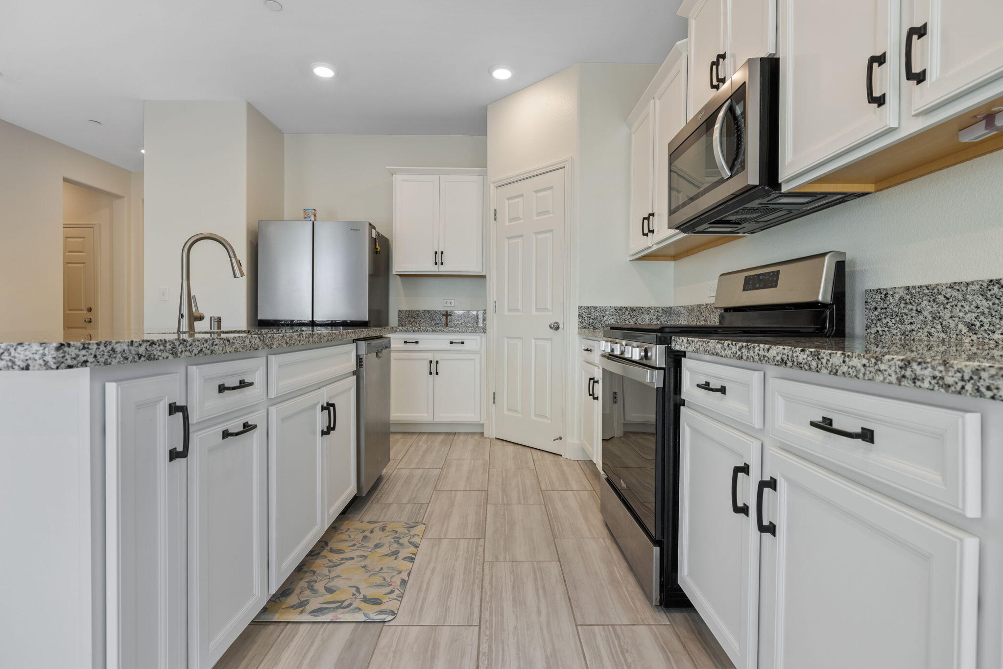 3516 E Seeger Ave, Visalia, CA 93292