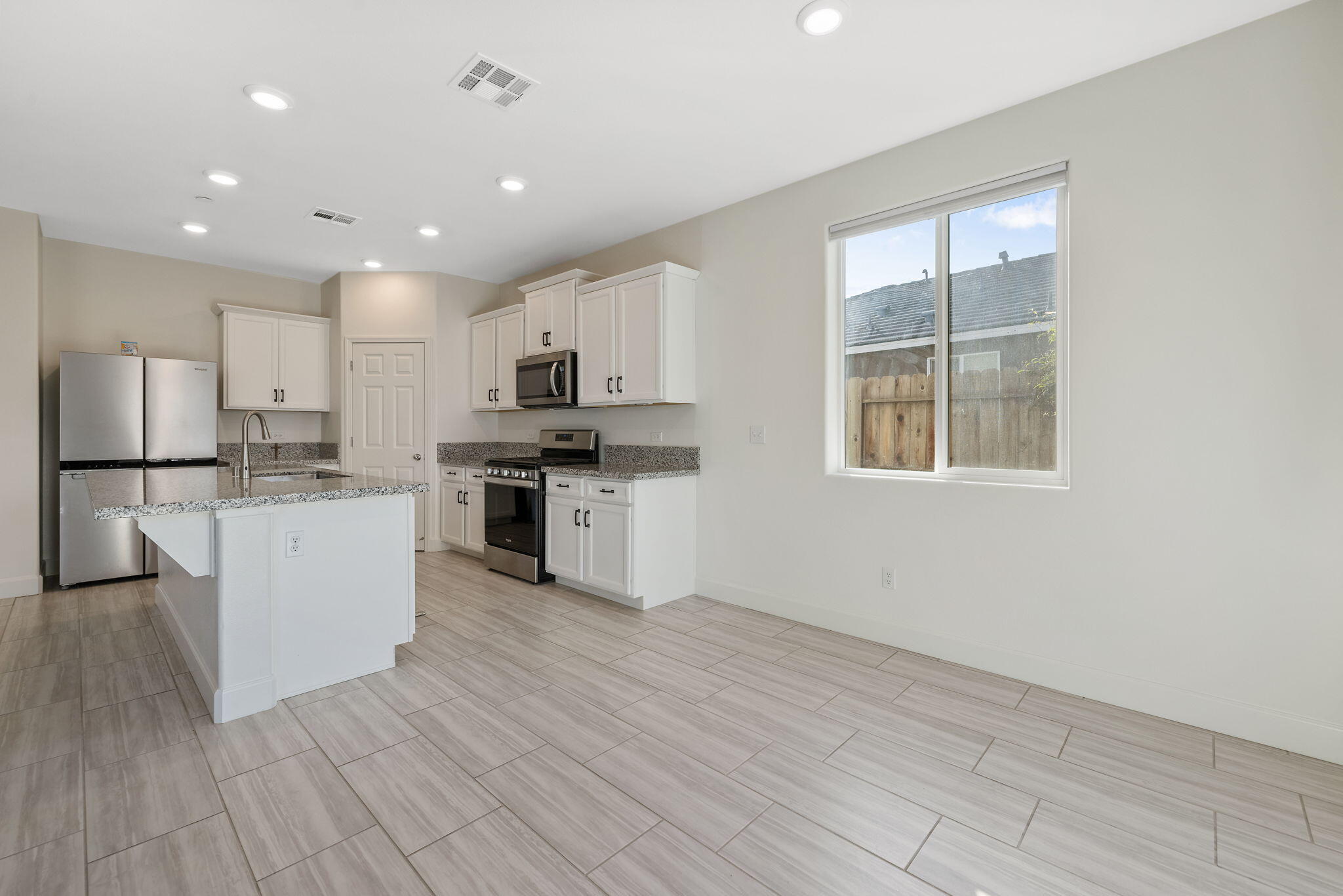 3516 E Seeger Ave, Visalia, CA 93292