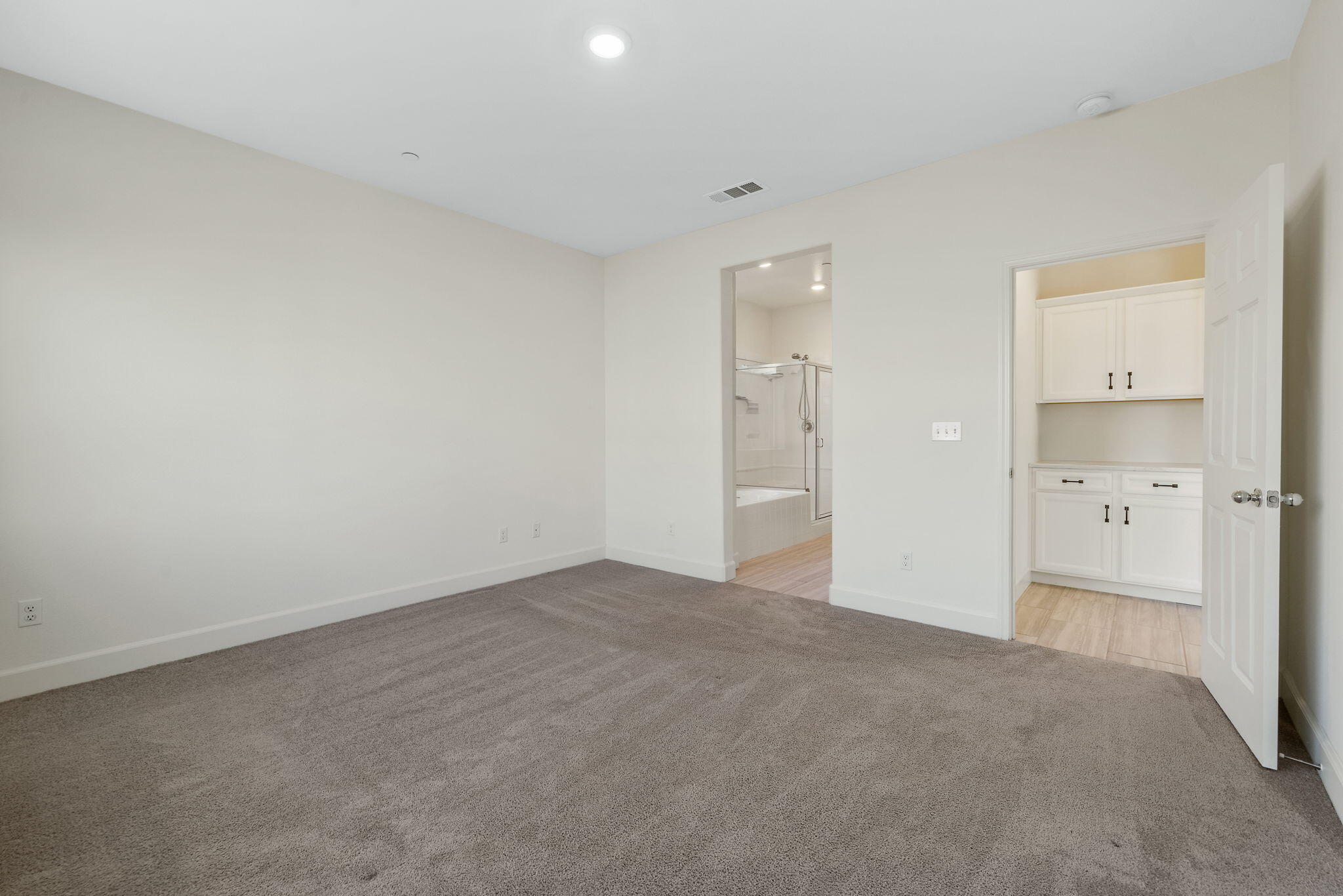 3516 E Seeger Ave, Visalia, CA 93292