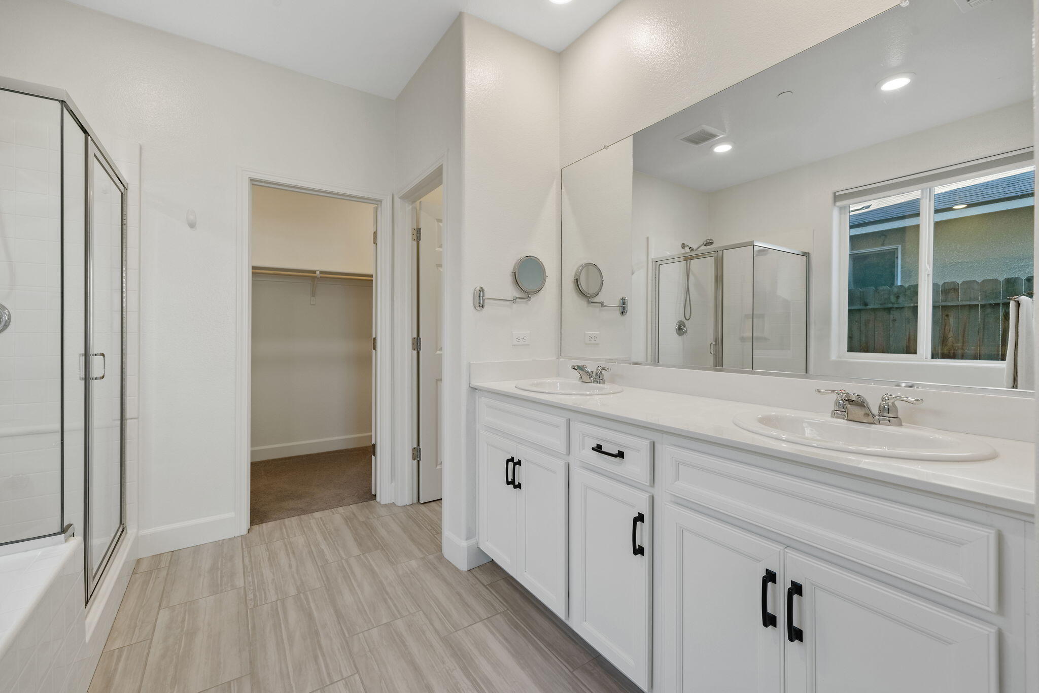 3516 E Seeger Ave, Visalia, CA 93292