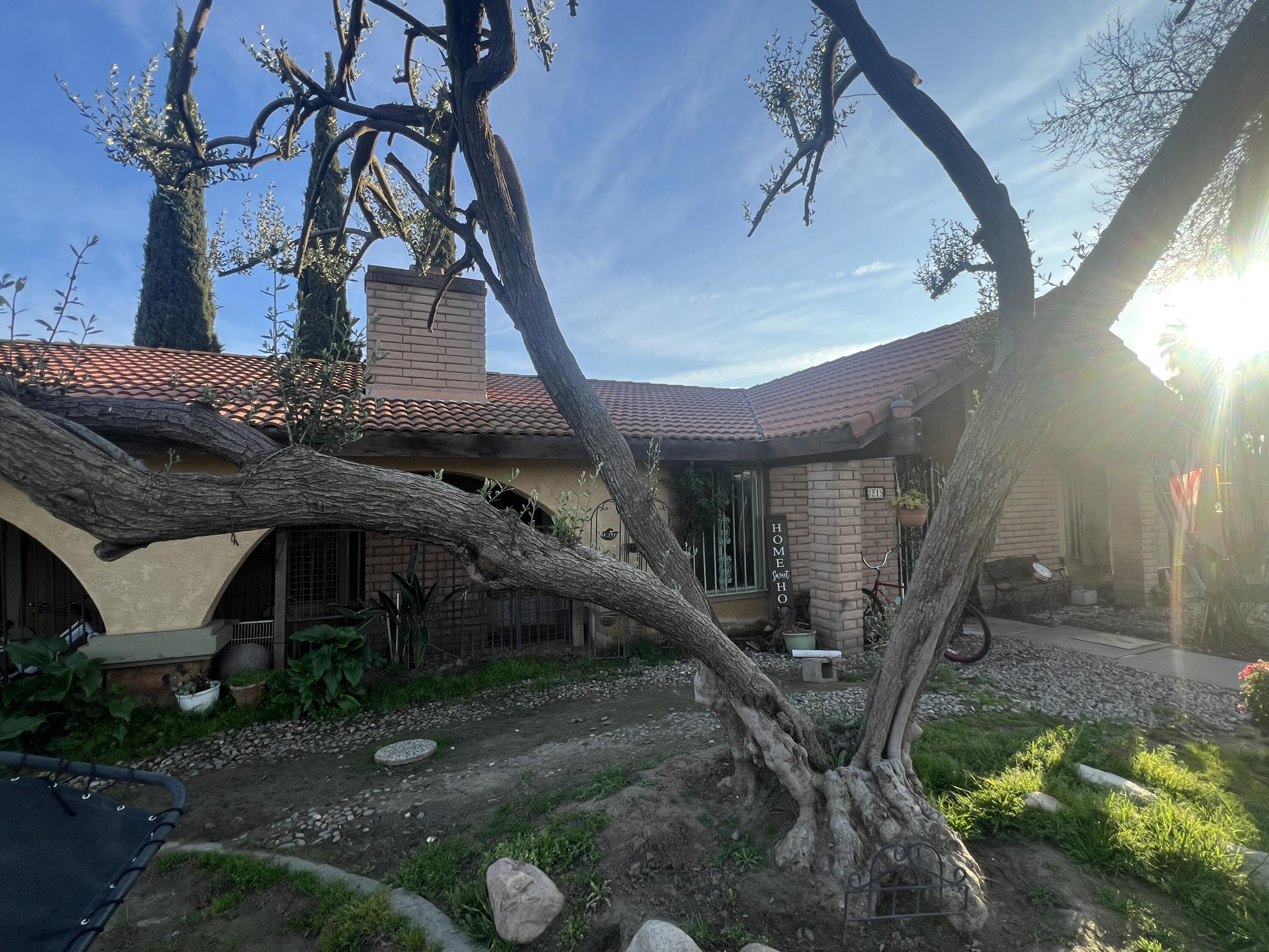 3215 W Coppola Ave, Visalia, CA 93277