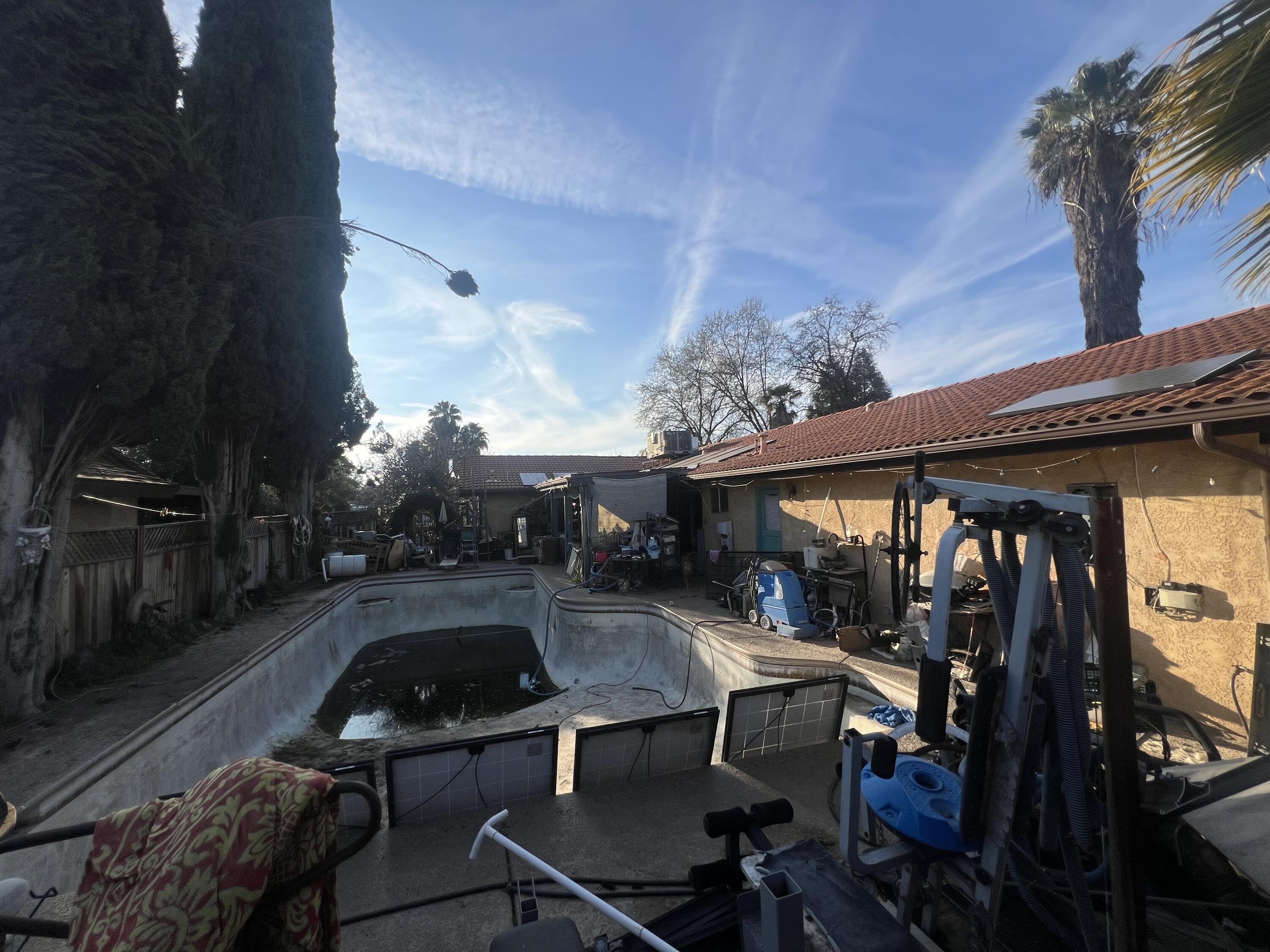 3215 W Coppola Ave, Visalia, CA 93277