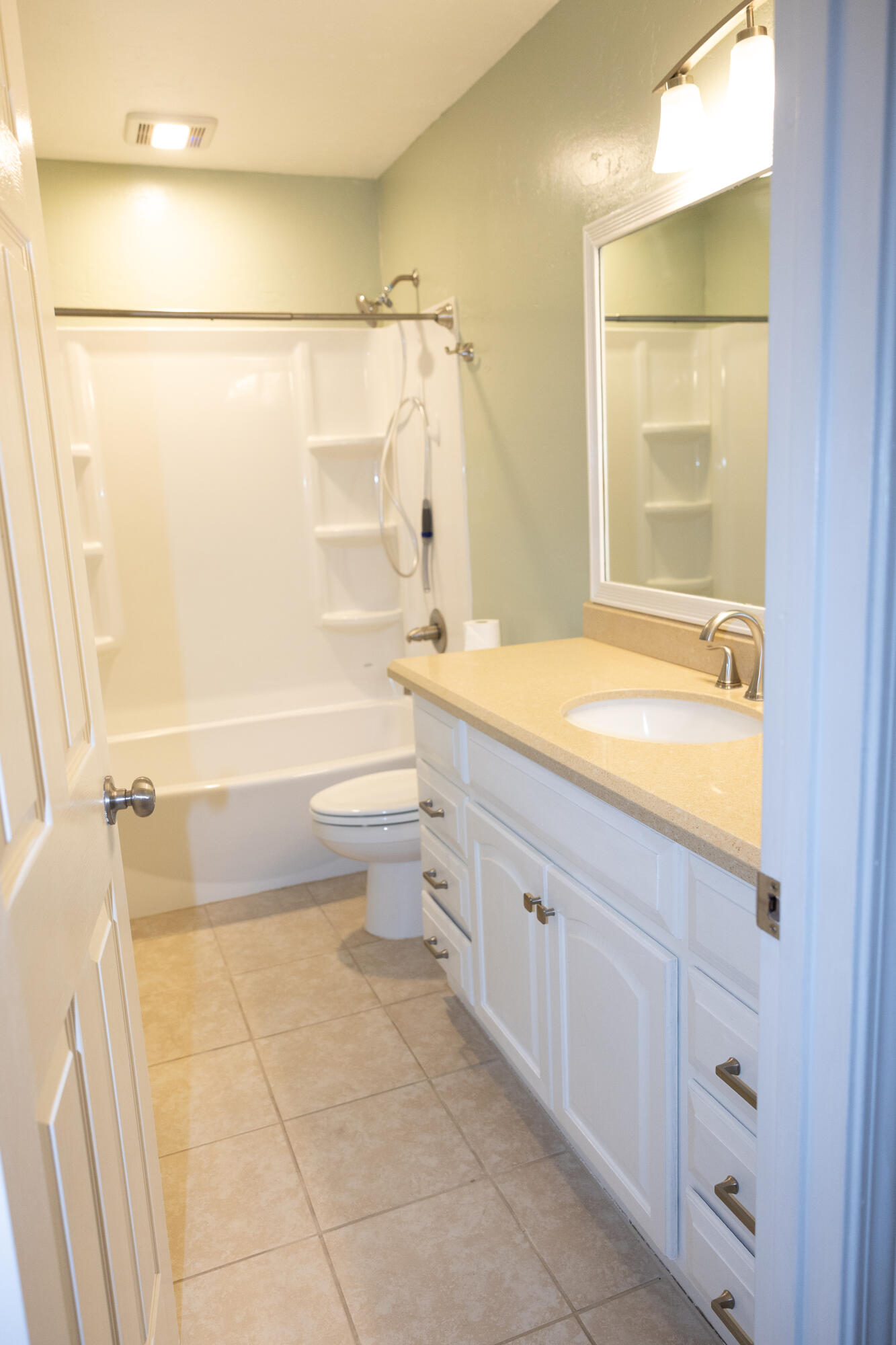 2623 S Silvervale St, Visalia, CA 93277