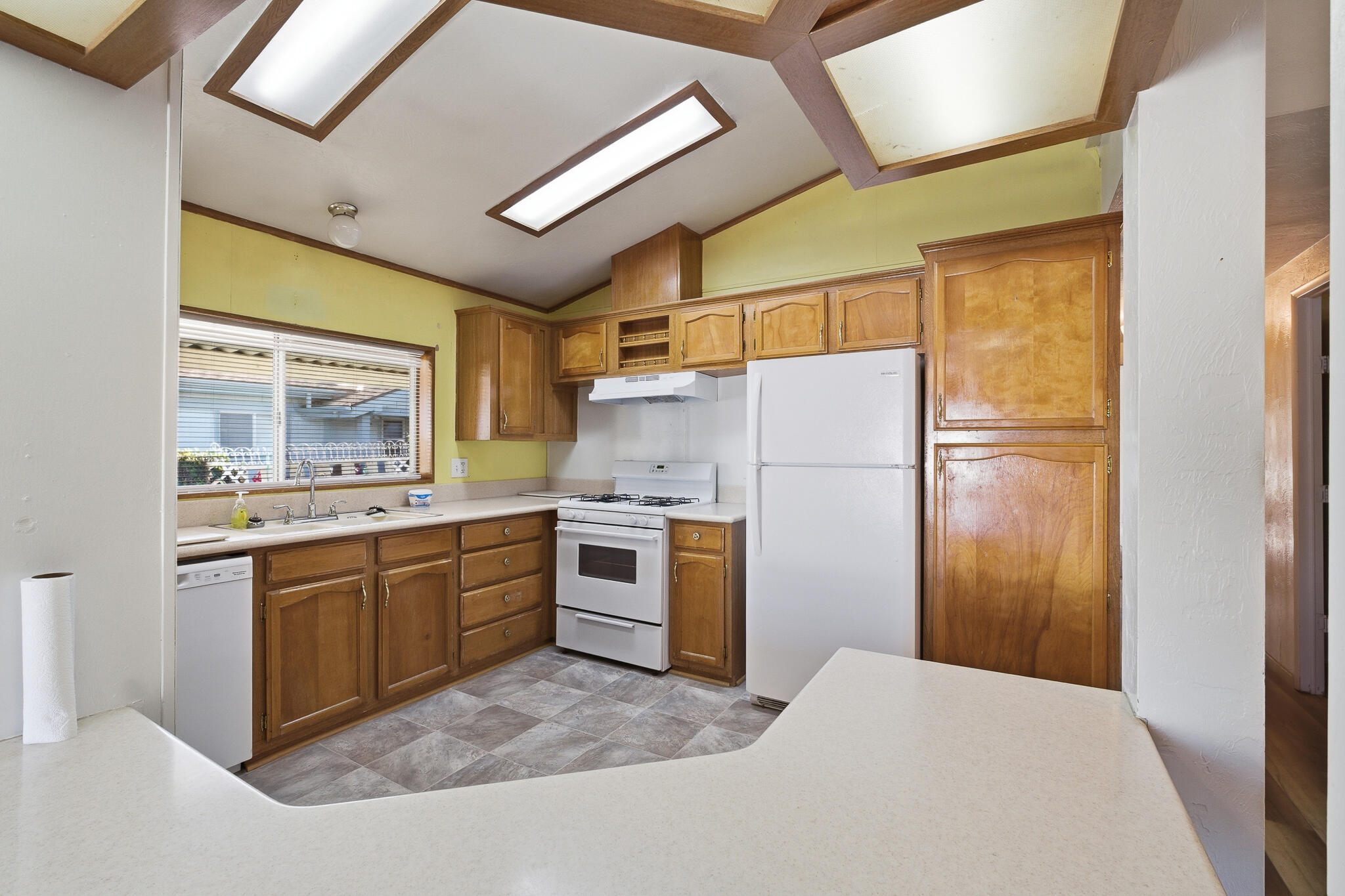 4633 S Terrace St, Visalia, CA 93277