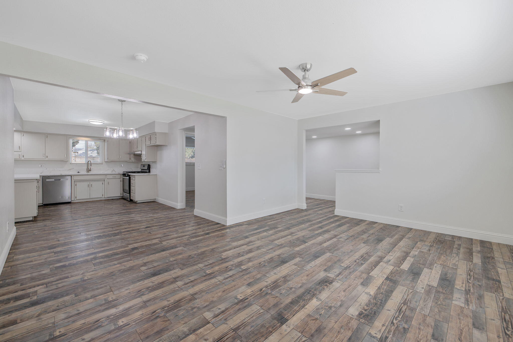 936 W Harter Ave, Visalia, CA 93277