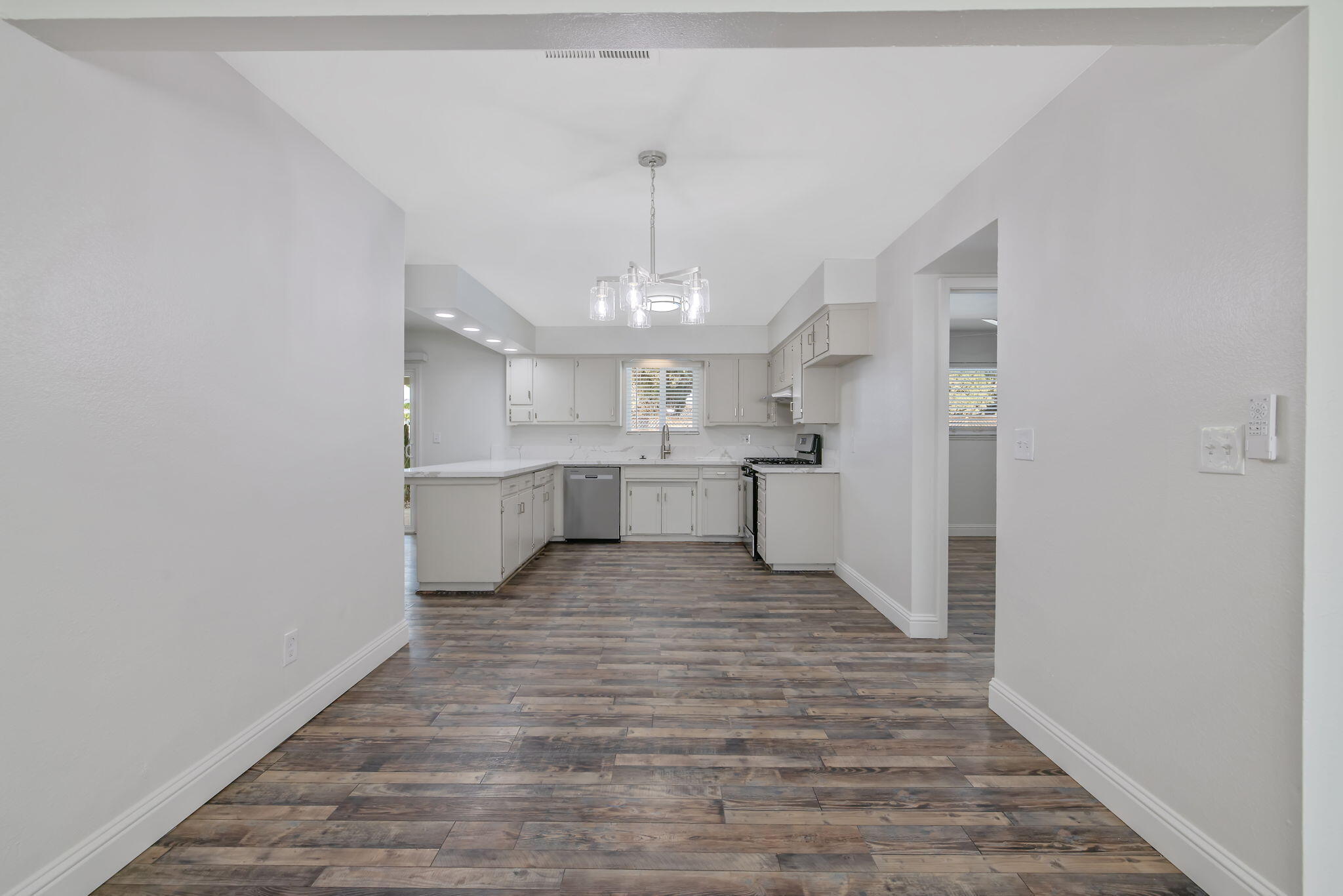 936 W Harter Ave, Visalia, CA 93277