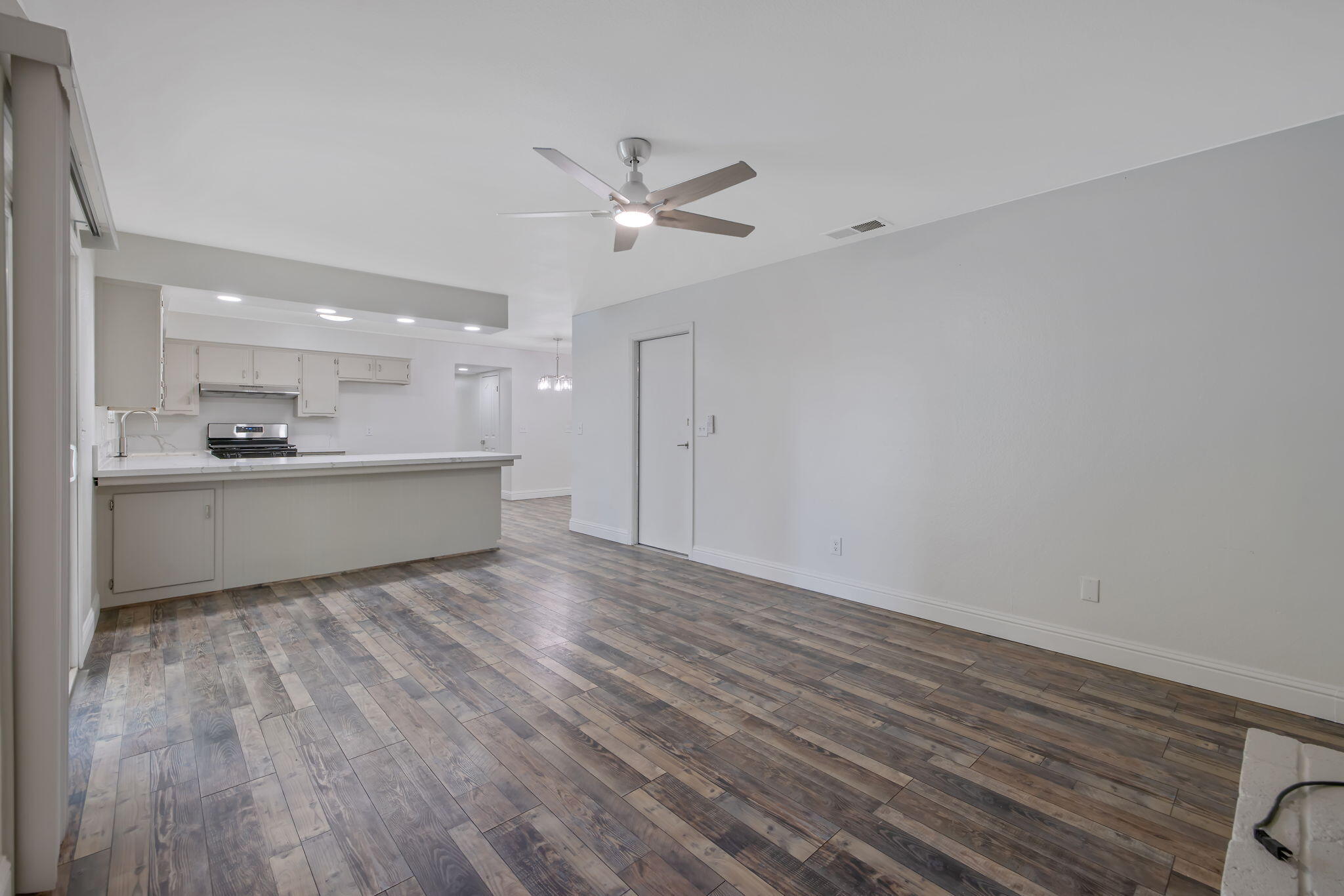 936 W Harter Ave, Visalia, CA 93277