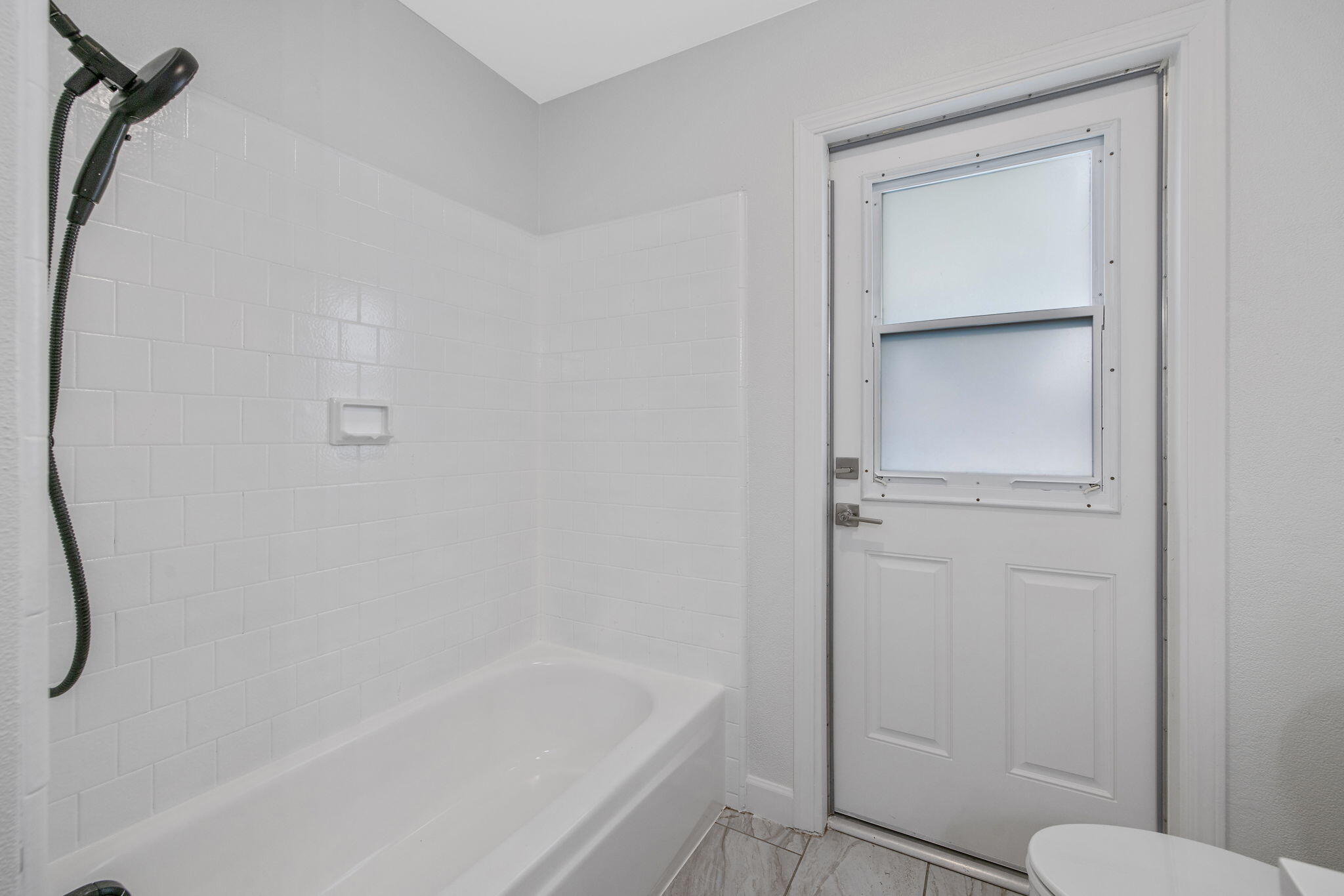 936 W Harter Ave, Visalia, CA 93277