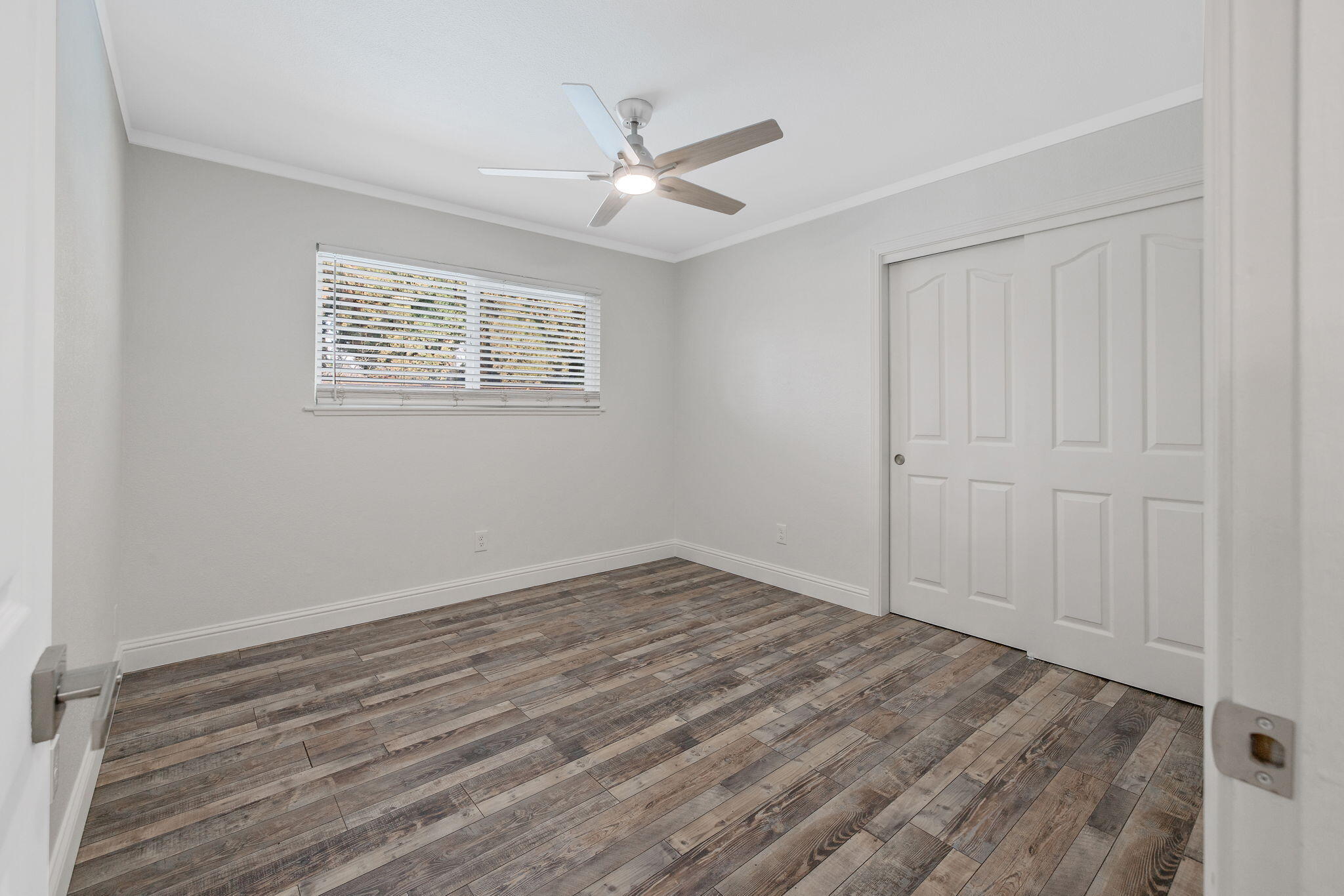 936 W Harter Ave, Visalia, CA 93277