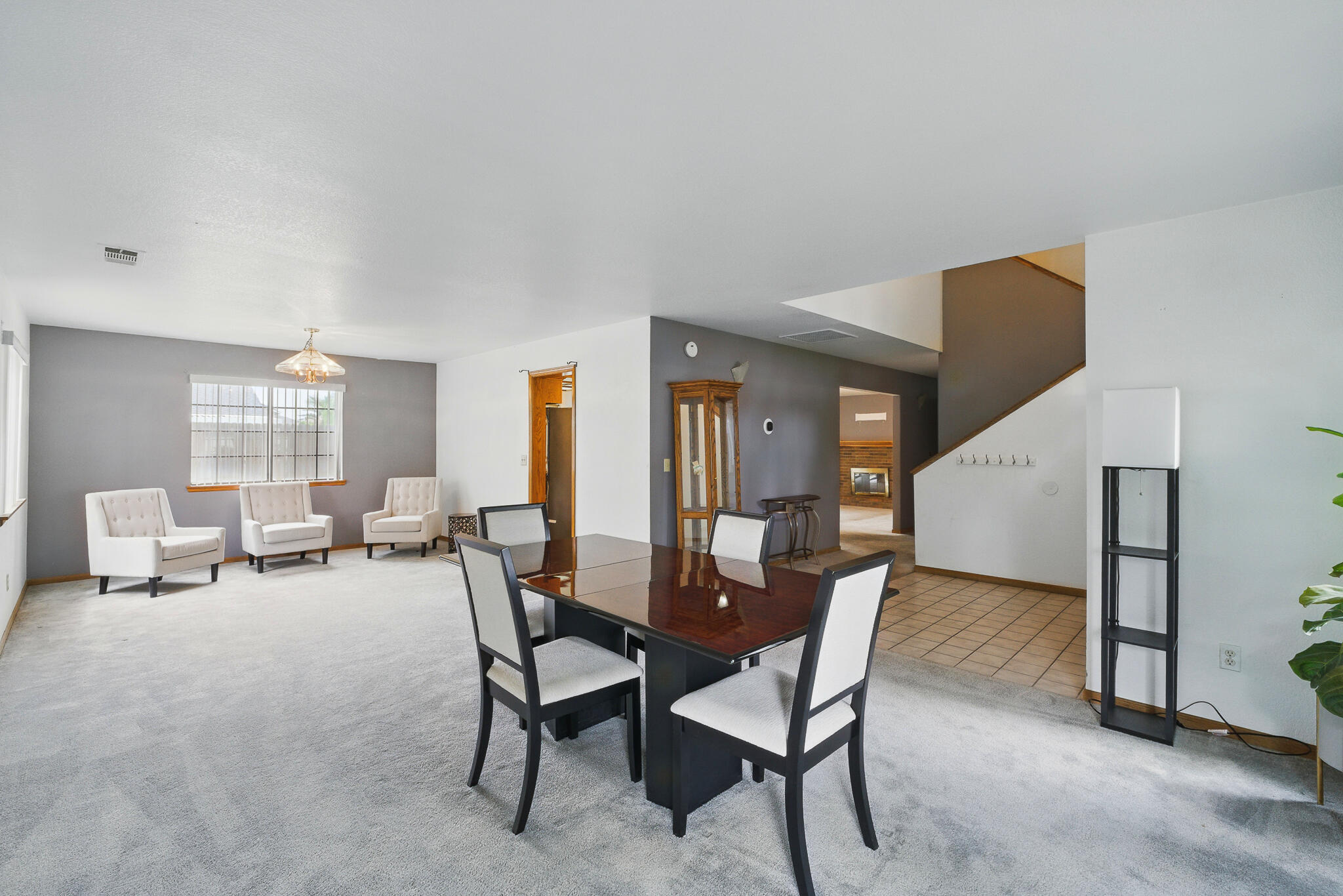 1977 Irving Cir, Tulare, CA 93274