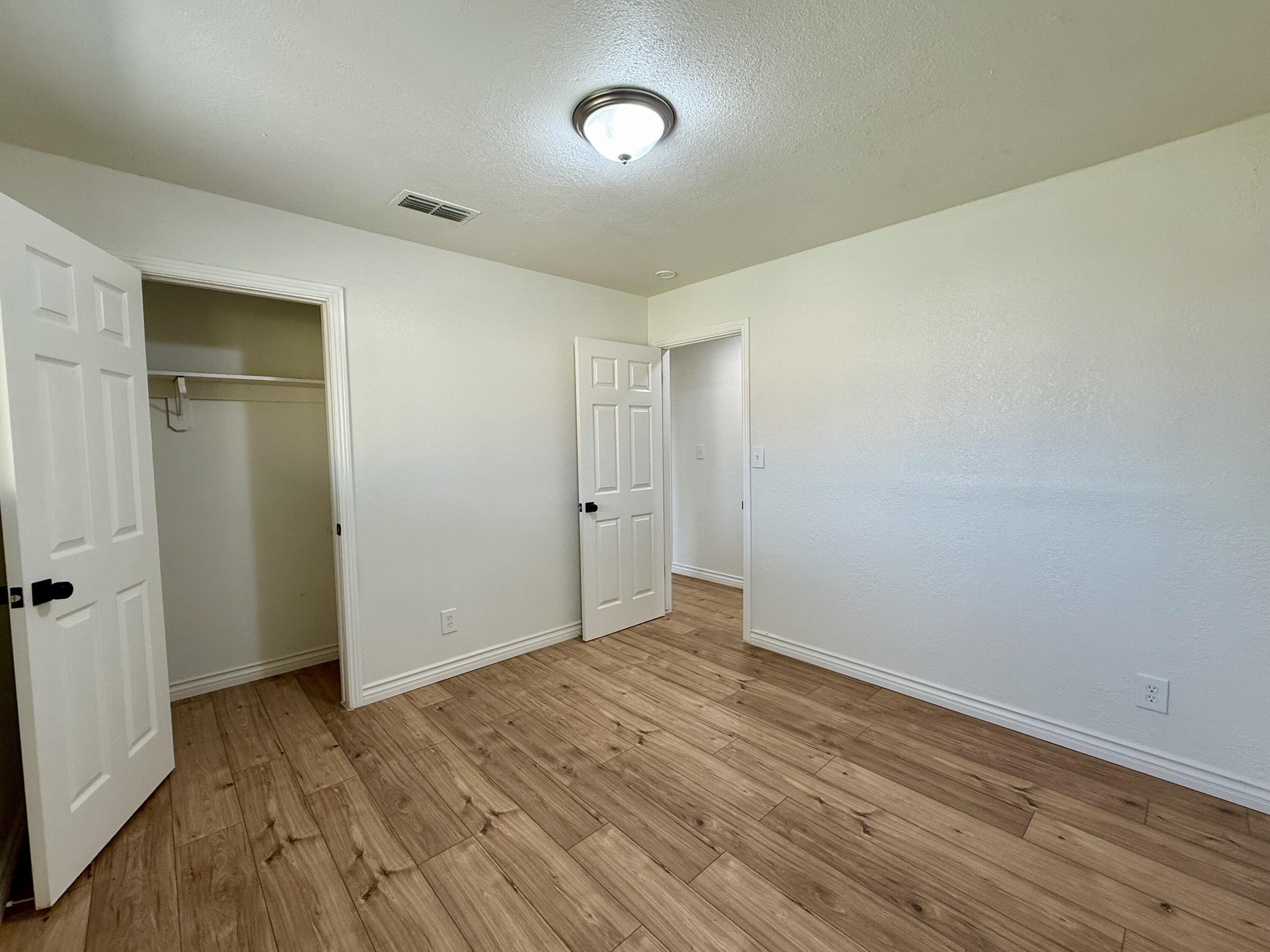 2650 S Chinowth St, Visalia, CA 93277