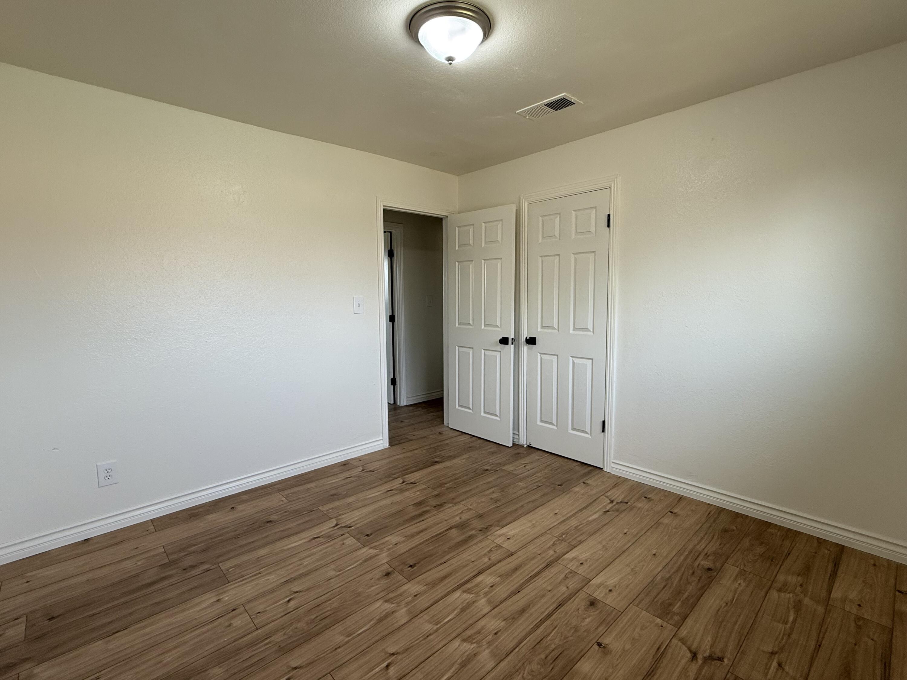 2650 S Chinowth St, Visalia, CA 93277