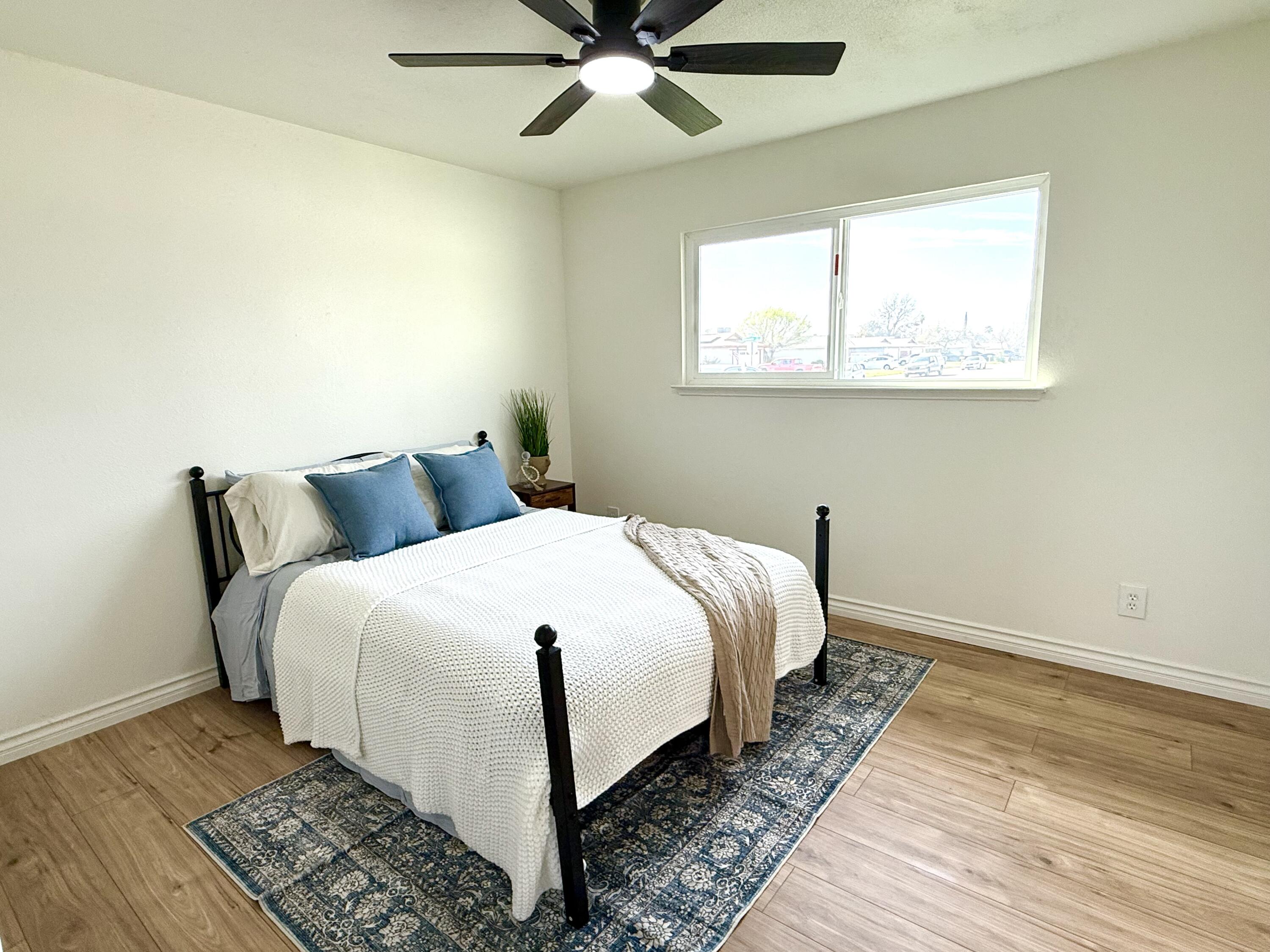 2650 S Chinowth St, Visalia, CA 93277