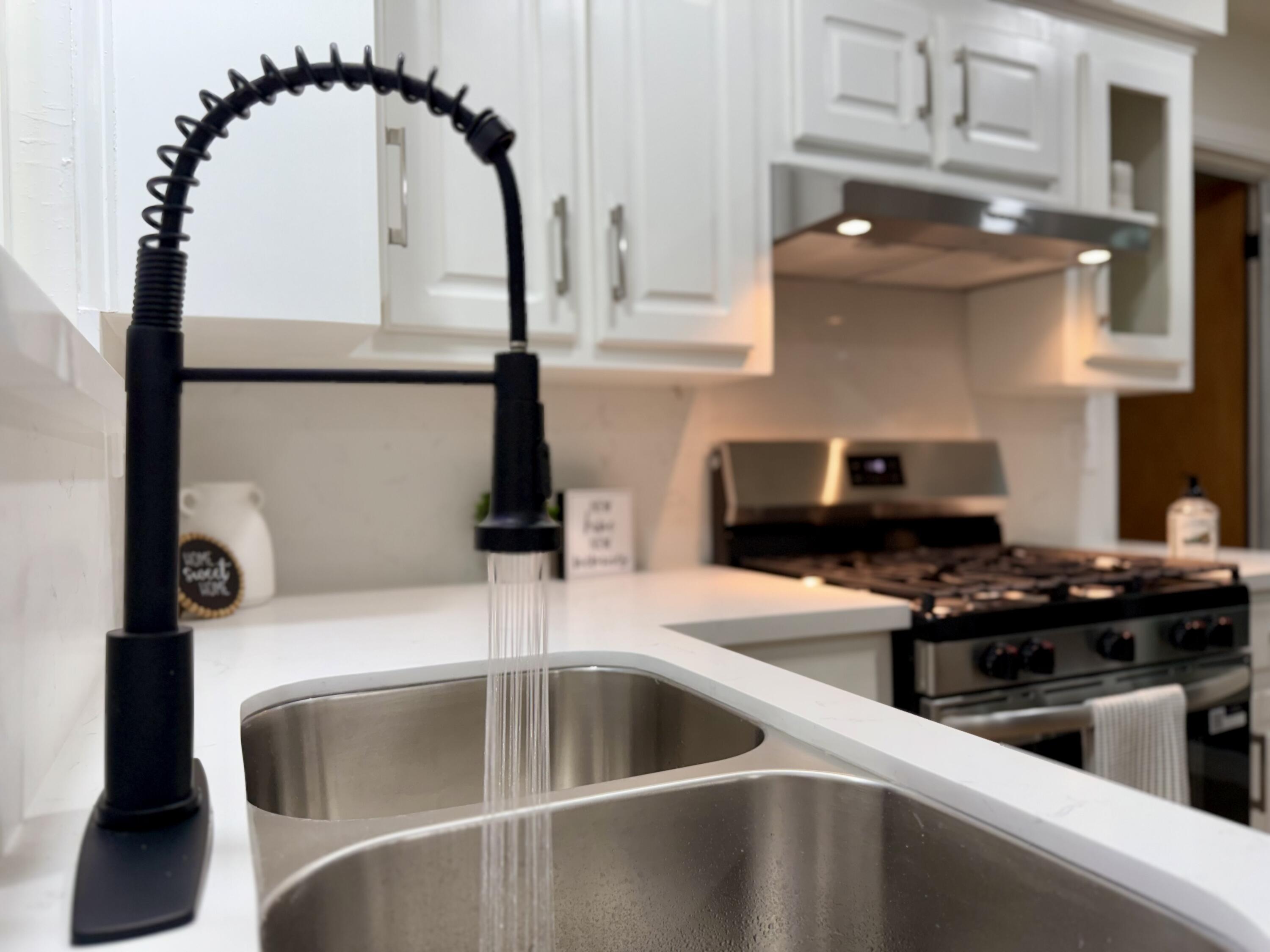 2650 S Chinowth St, Visalia, CA 93277