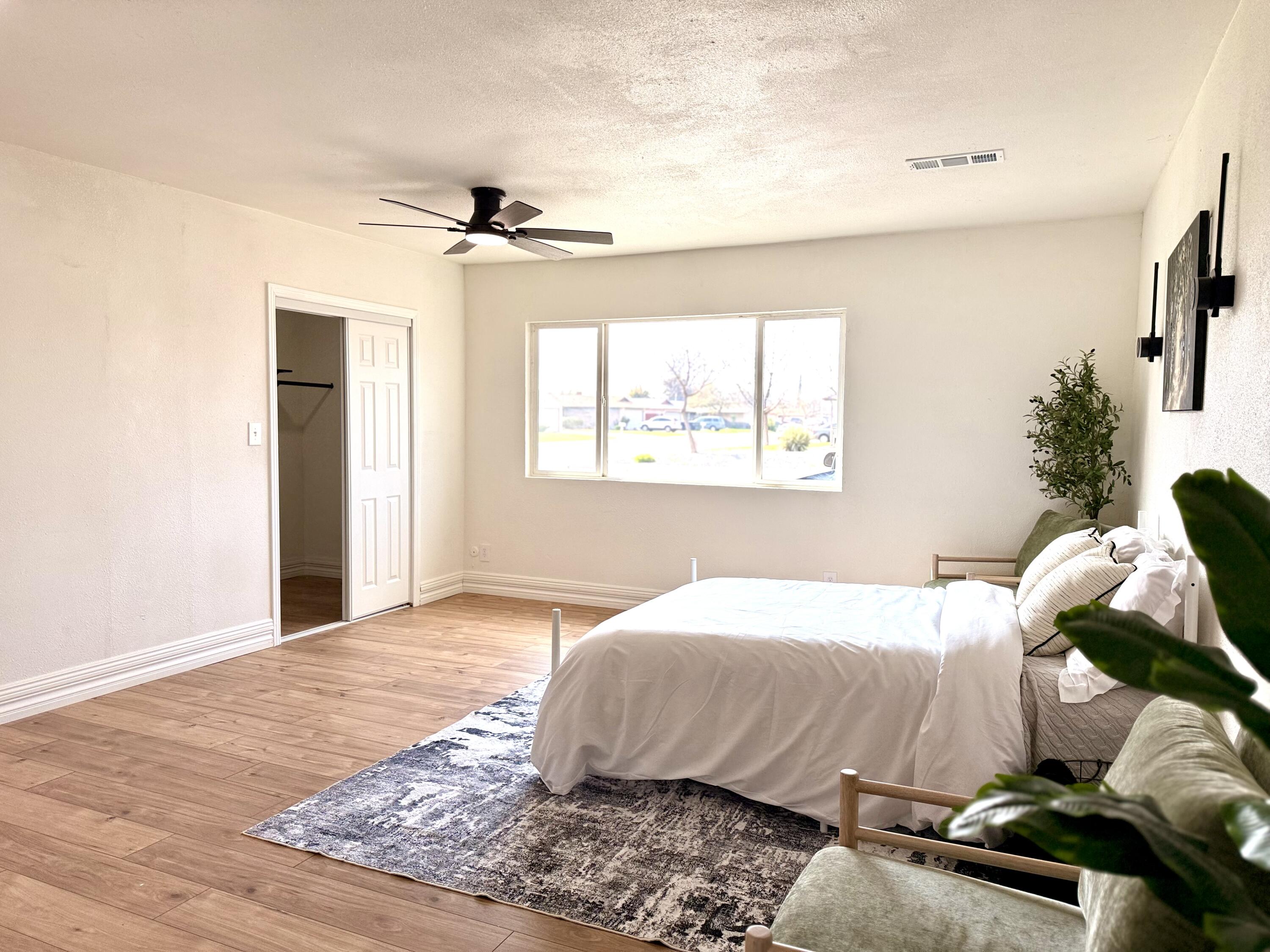 2650 S Chinowth St, Visalia, CA 93277