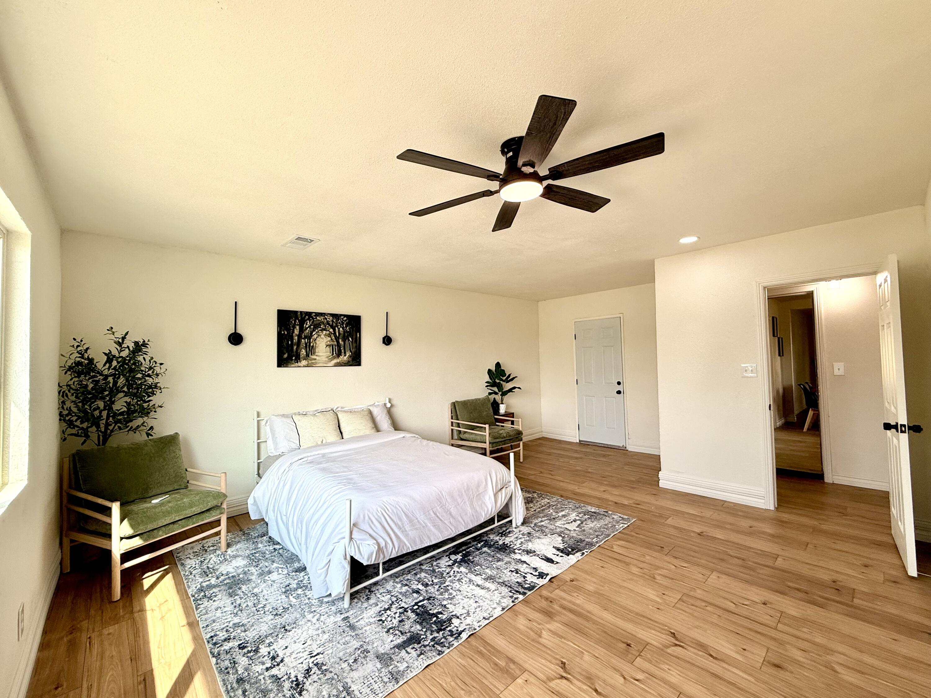 2650 S Chinowth St, Visalia, CA 93277