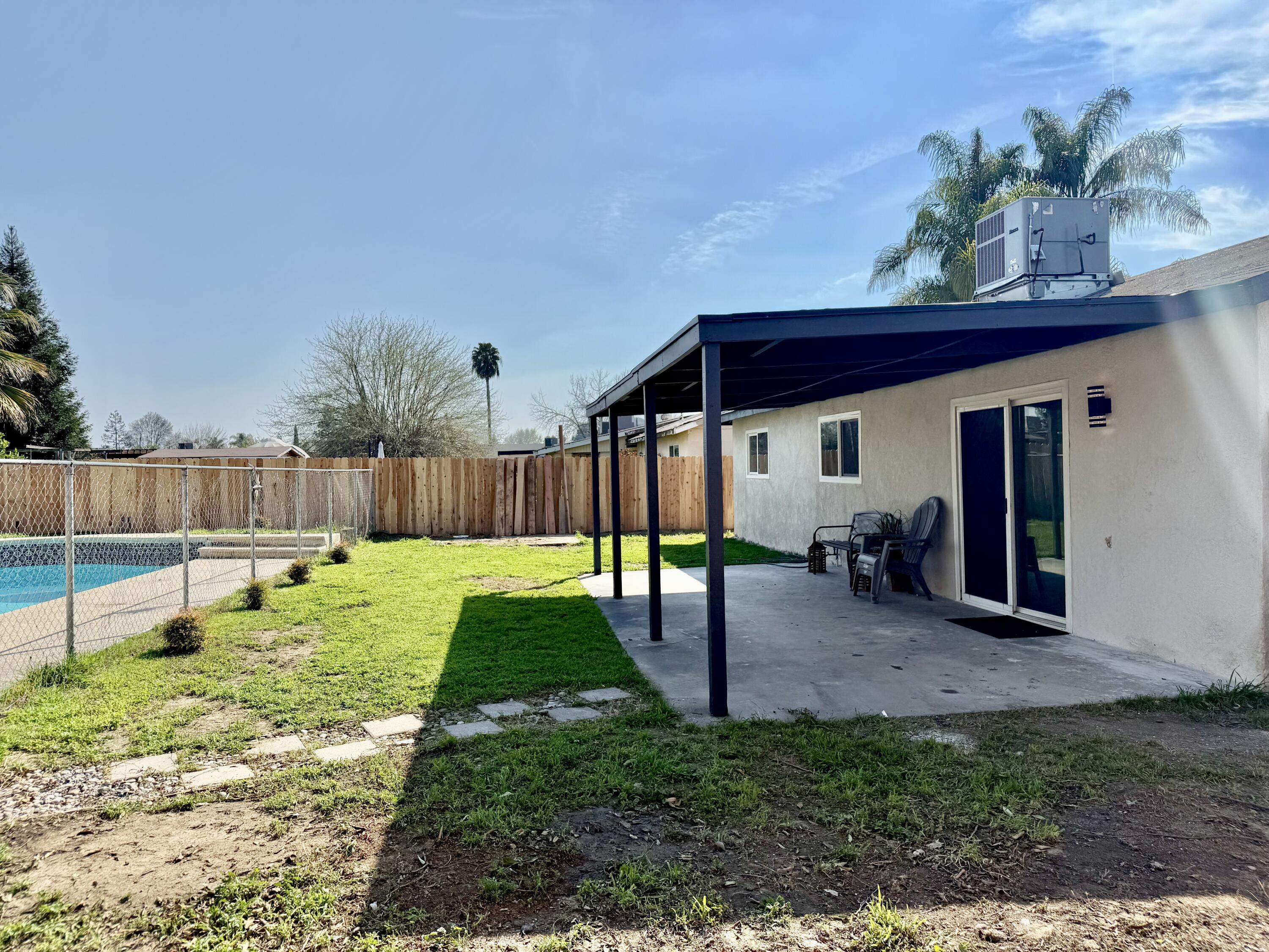 2650 S Chinowth St, Visalia, CA 93277