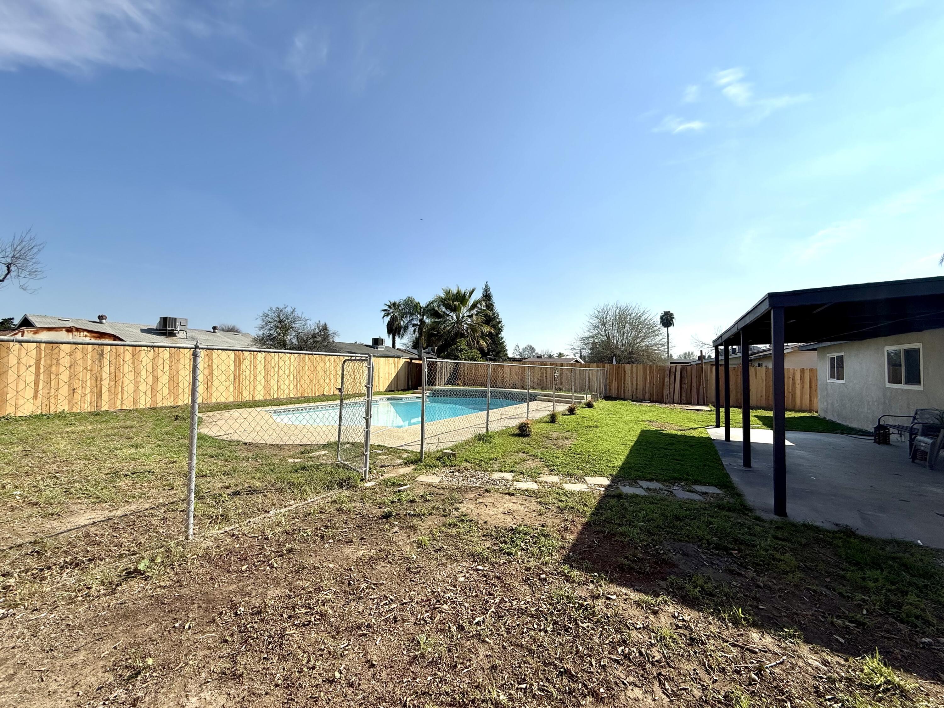 2650 S Chinowth St, Visalia, CA 93277