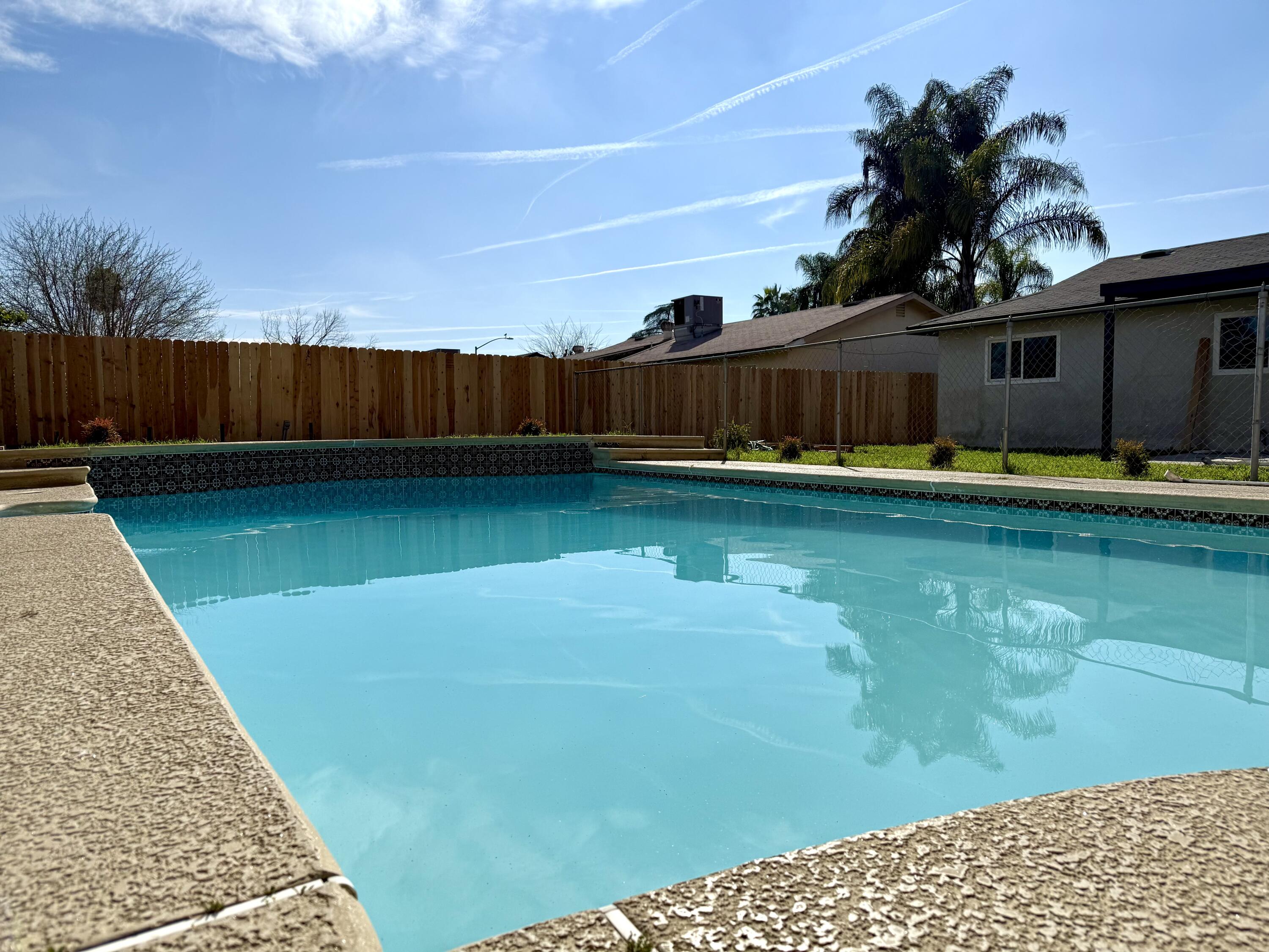 2650 S Chinowth St, Visalia, CA 93277