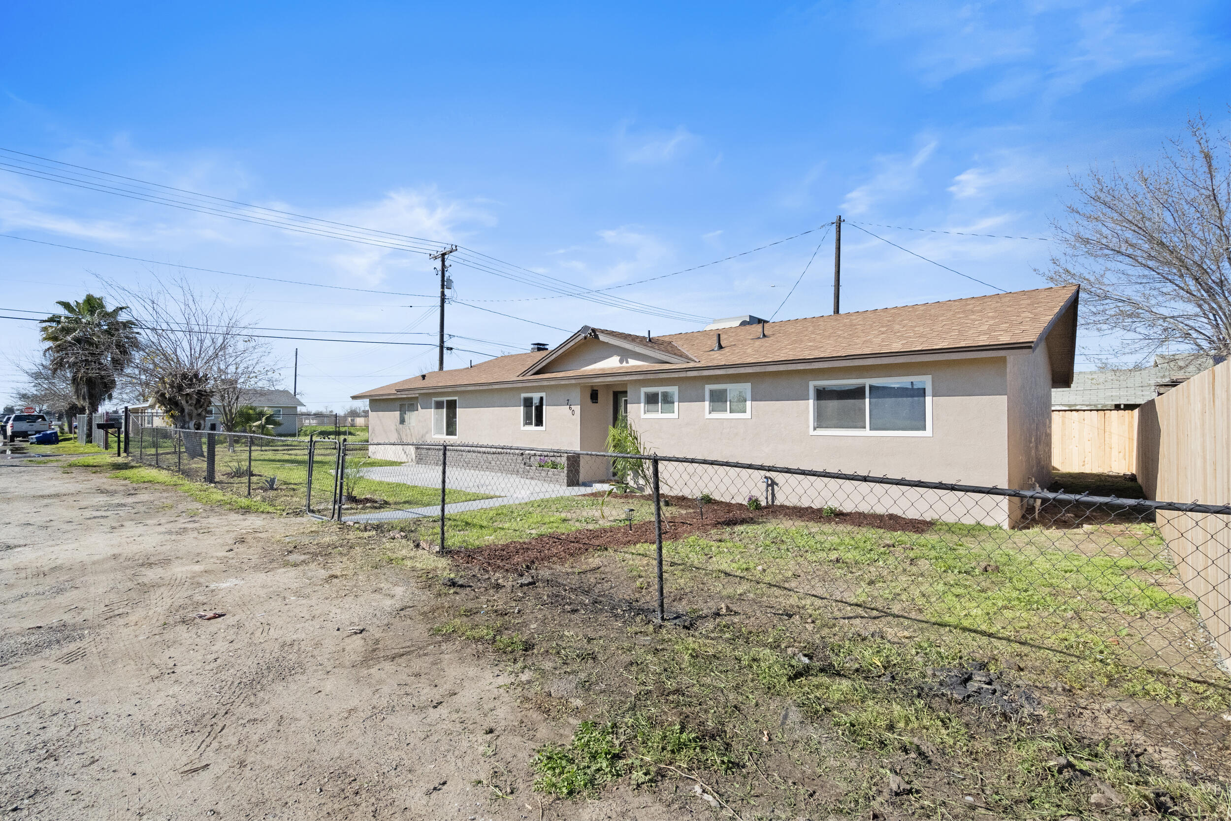 760 Crass Ave, Hanford, CA 93230