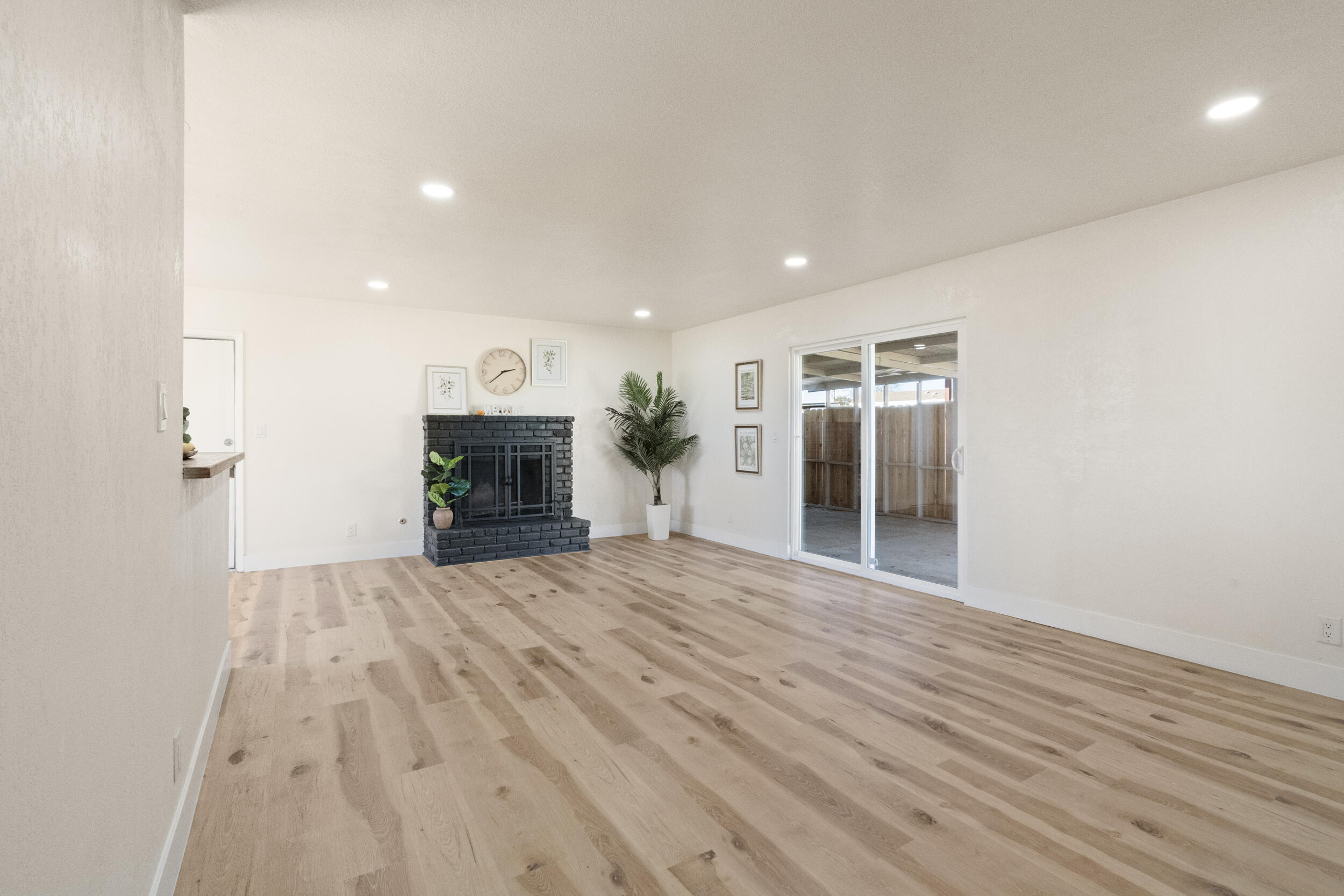 760 Crass Ave, Hanford, CA 93230