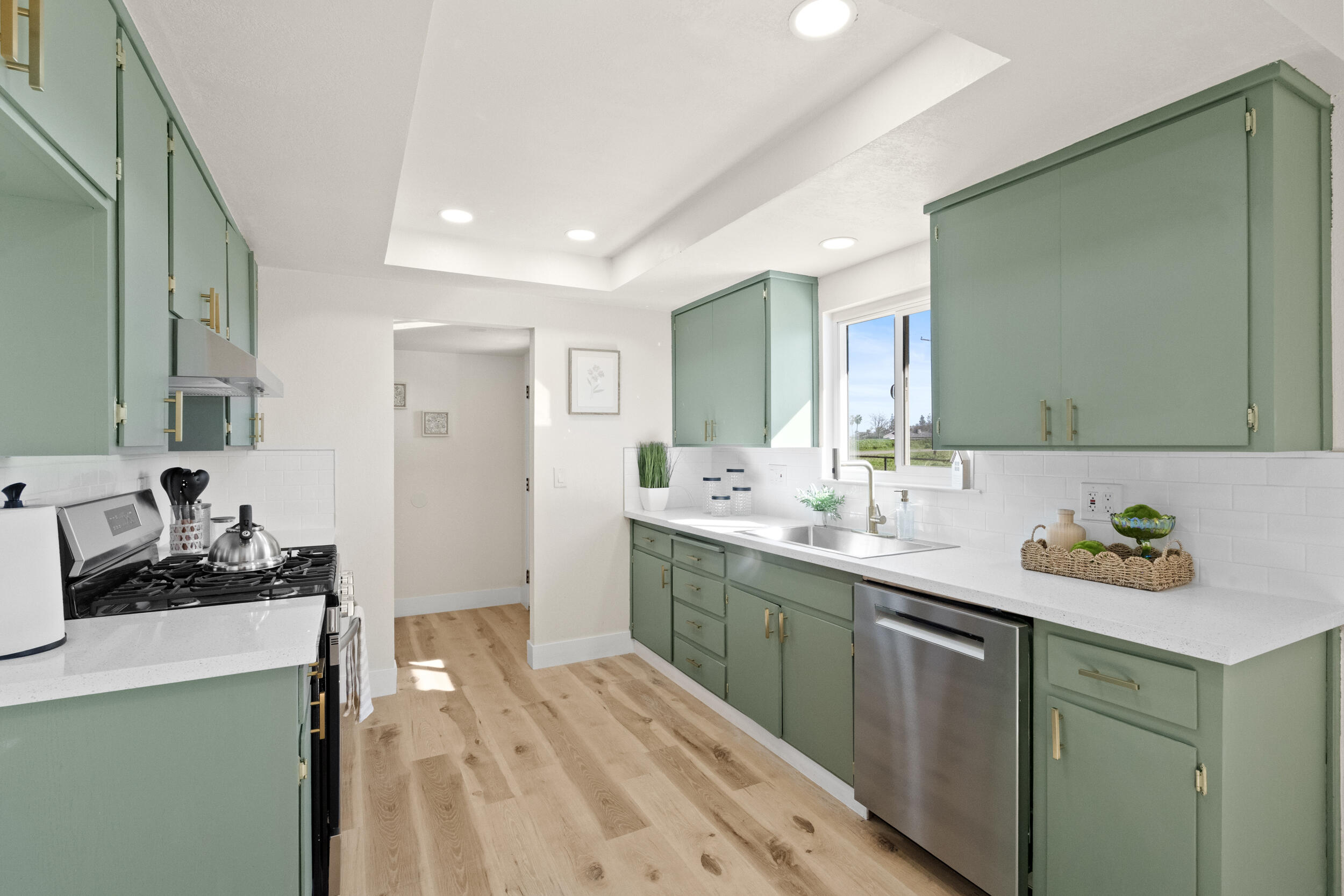 760 Crass Ave, Hanford, CA 93230