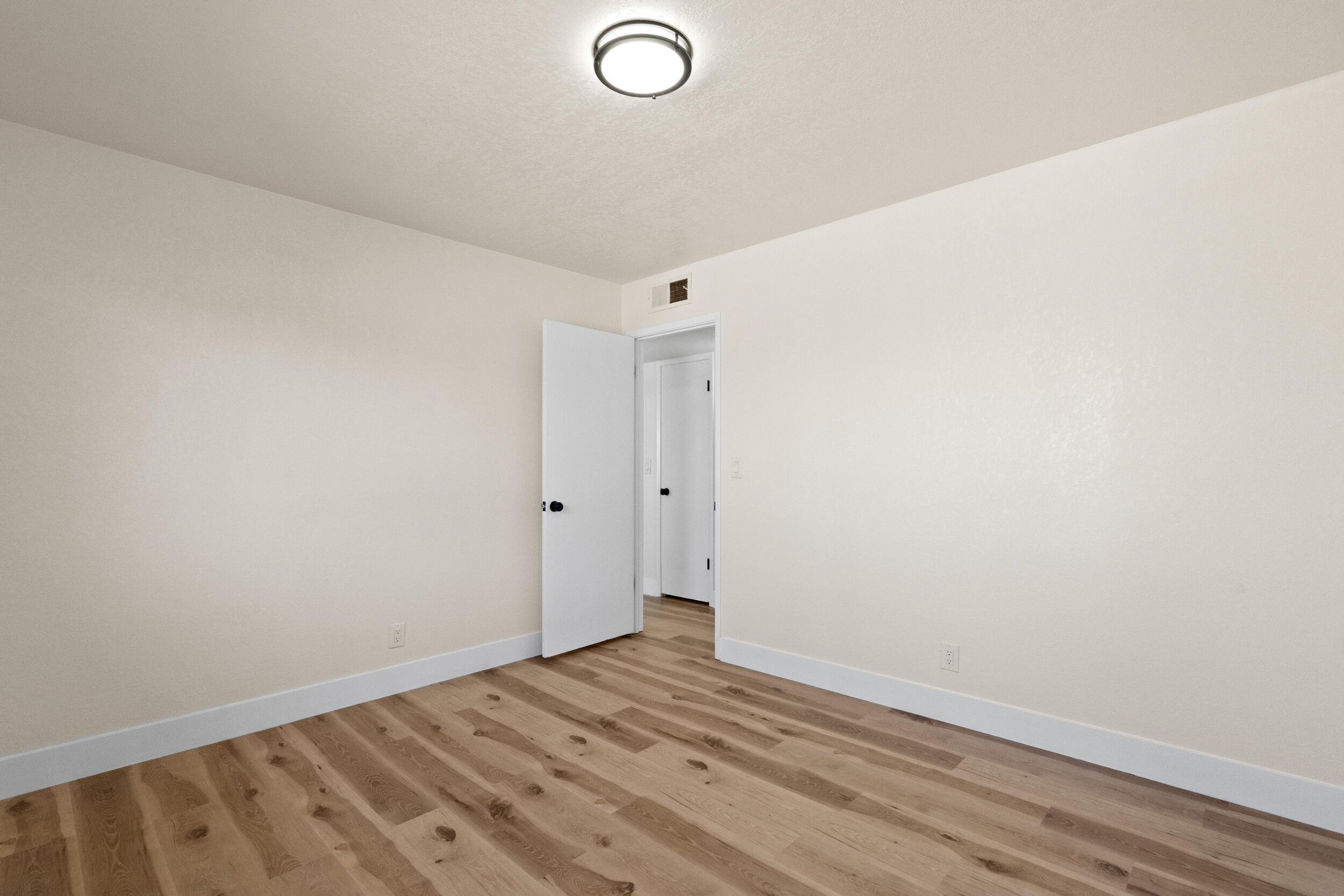 760 Crass Ave, Hanford, CA 93230