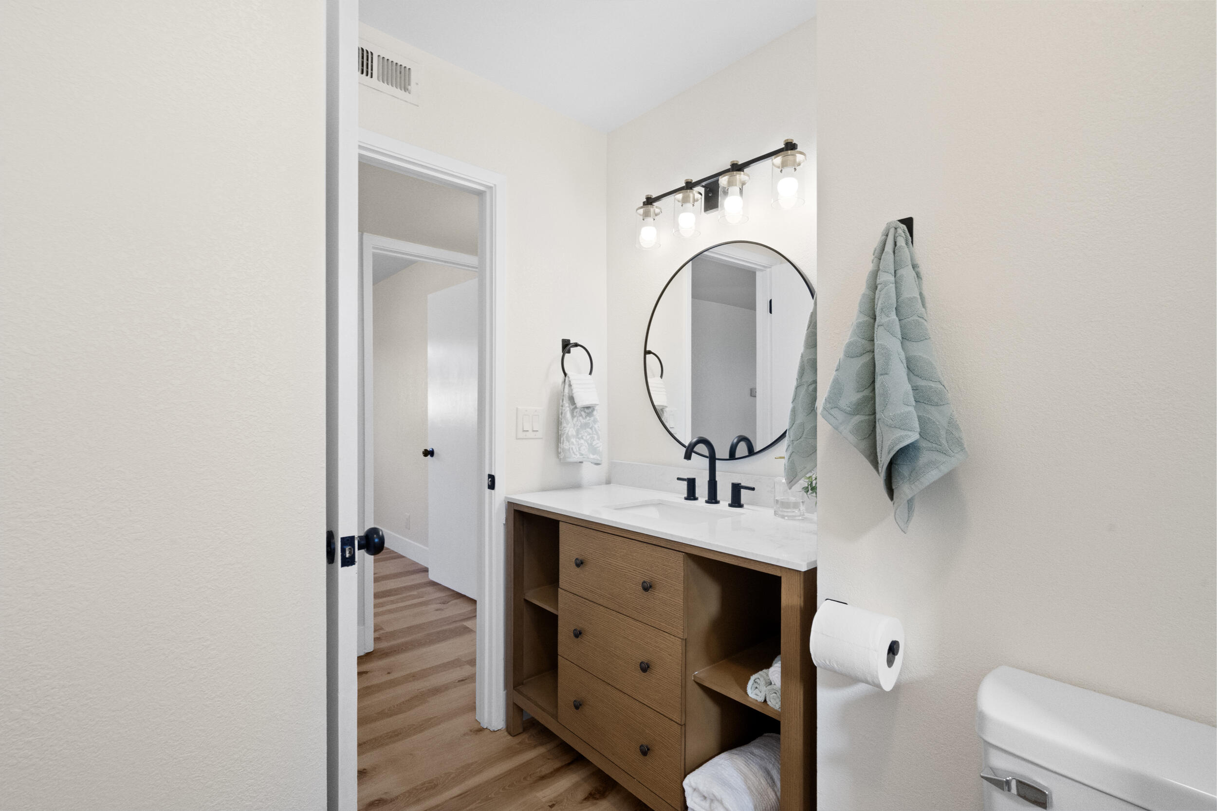 760 Crass Ave, Hanford, CA 93230