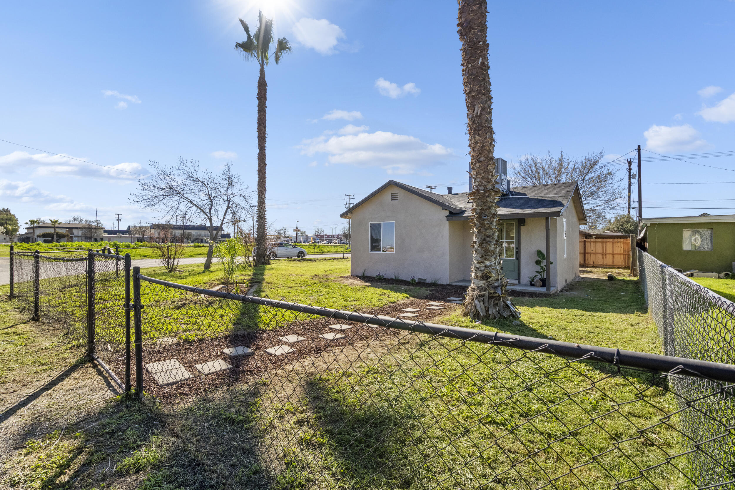 760 Crass Ave, Hanford, CA 93230