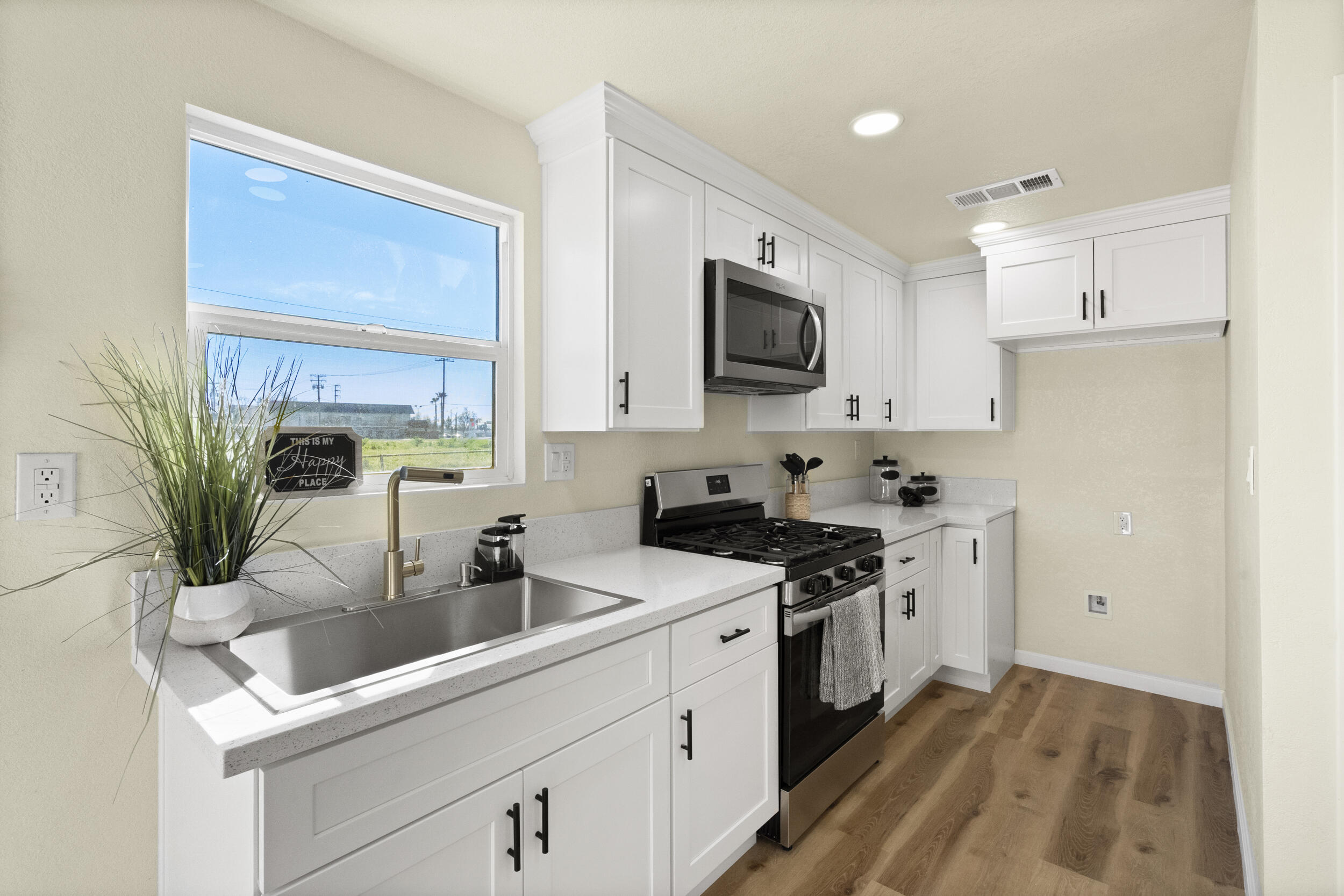 760 Crass Ave, Hanford, CA 93230