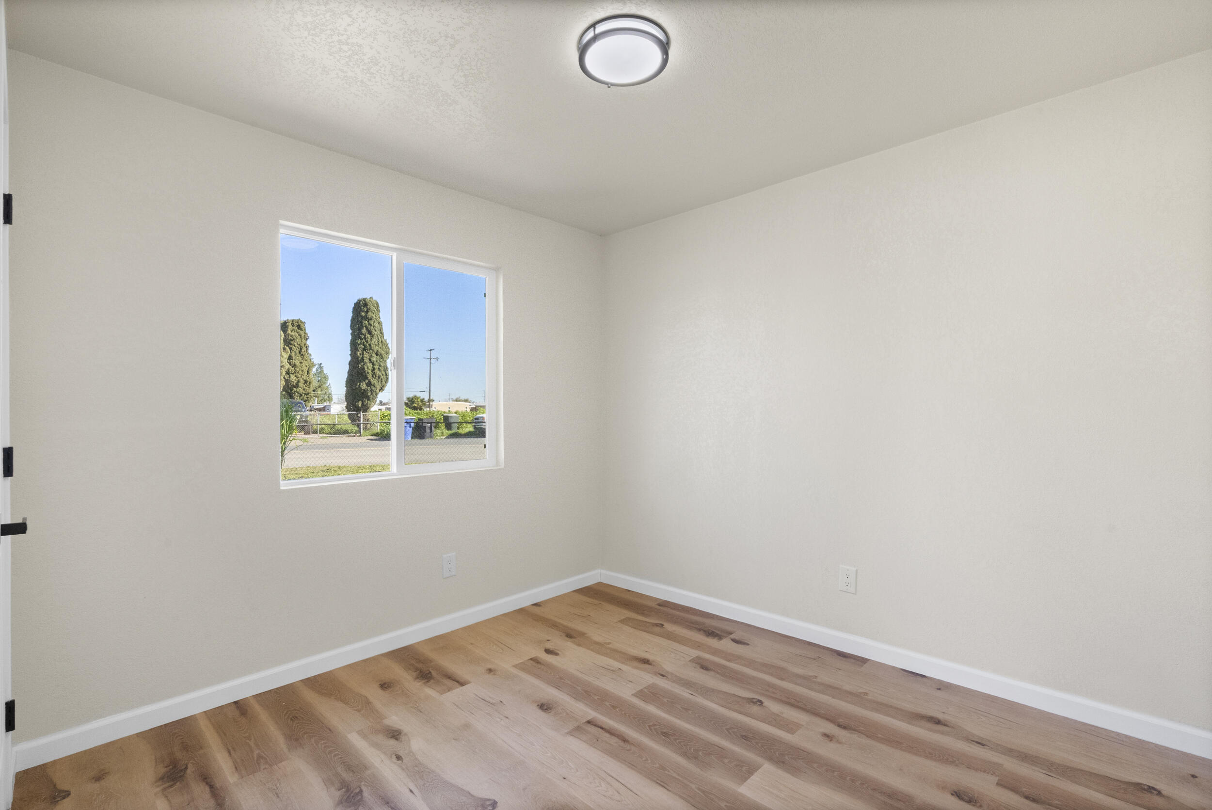 760 Crass Ave, Hanford, CA 93230