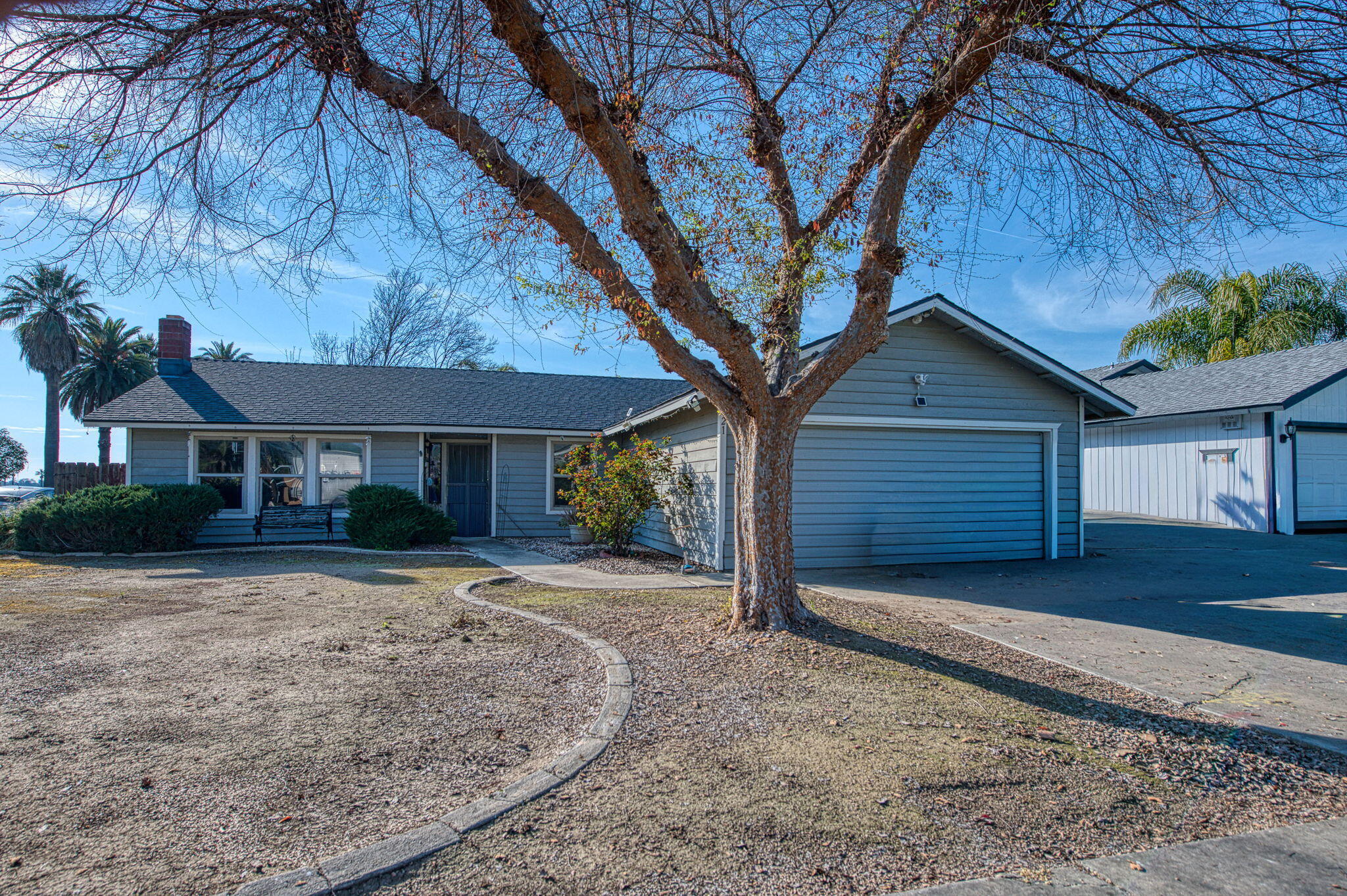 221 N Hillcrest St, Porterville, CA 93257