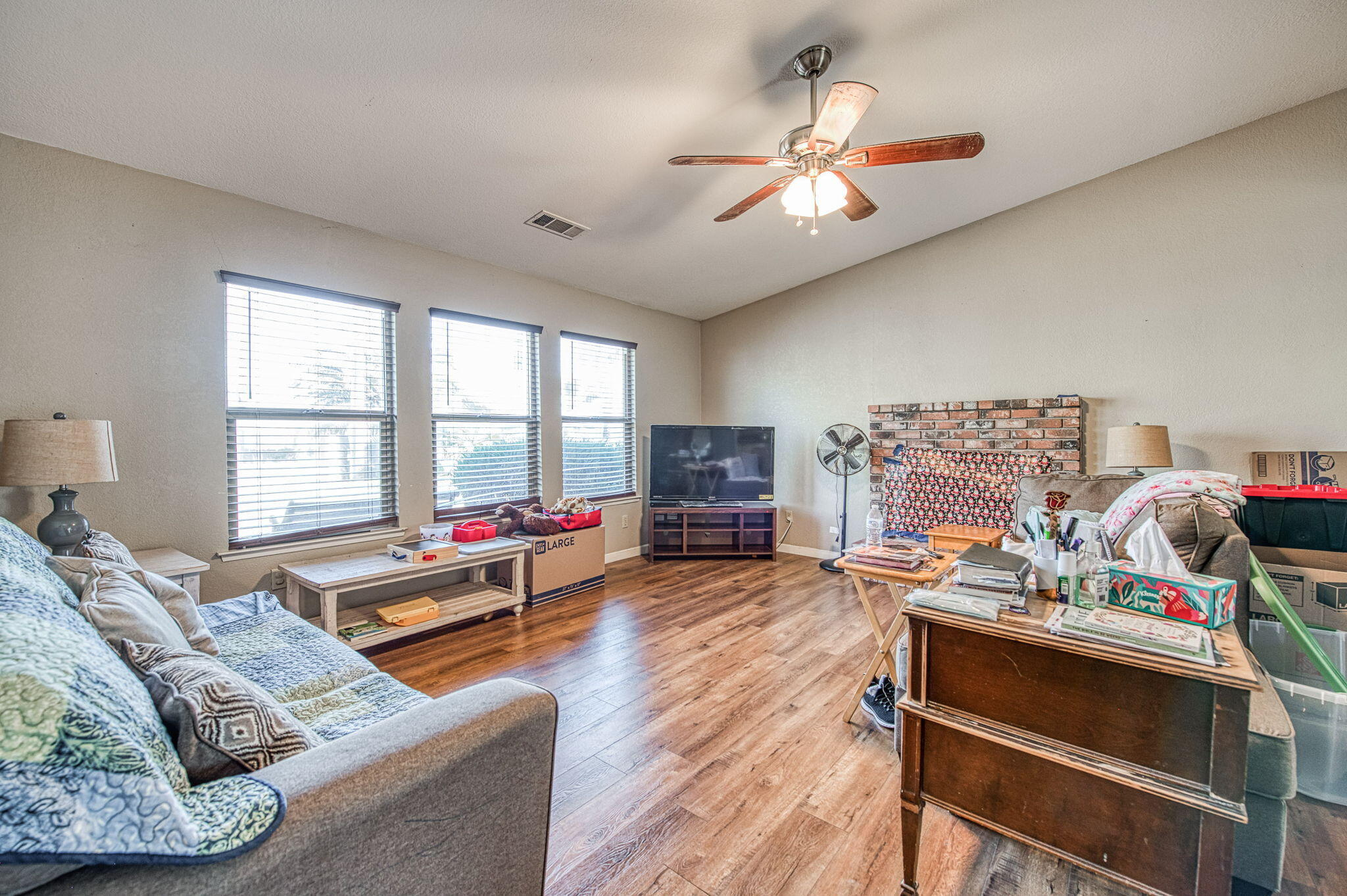 221 N Hillcrest St, Porterville, CA 93257