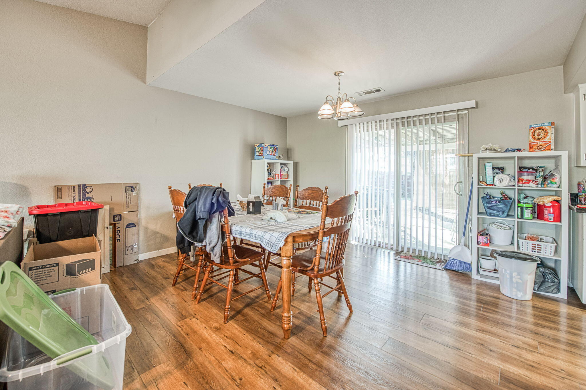 221 N Hillcrest St, Porterville, CA 93257