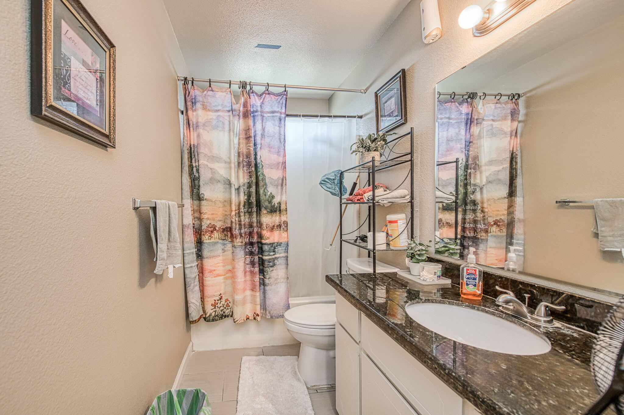 221 N Hillcrest St, Porterville, CA 93257