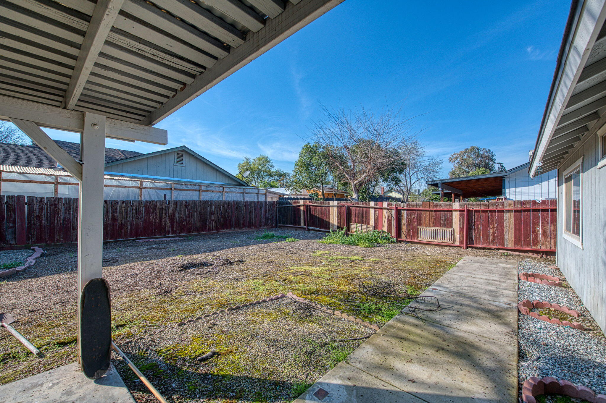 221 N Hillcrest St, Porterville, CA 93257