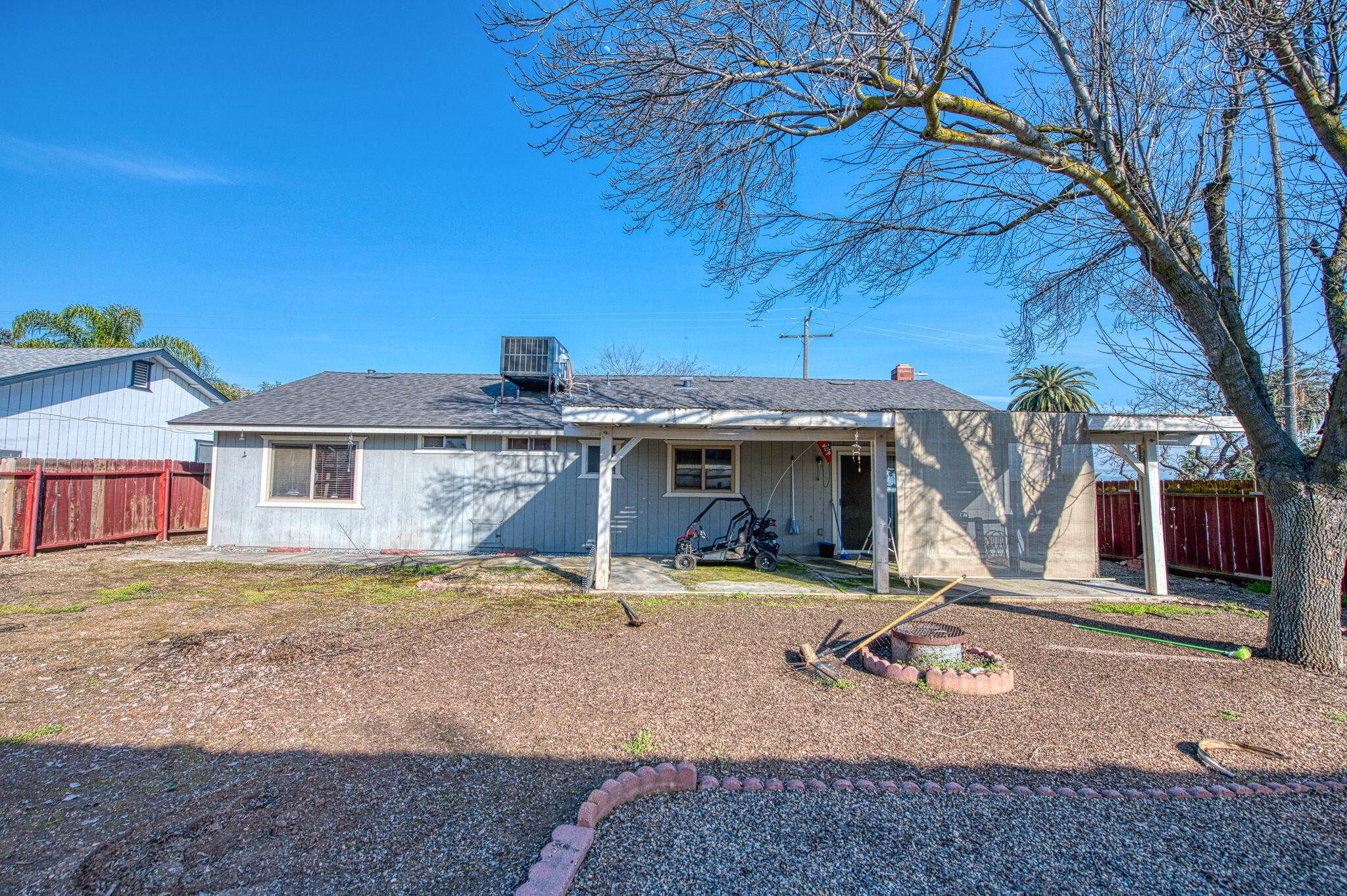 221 N Hillcrest St, Porterville, CA 93257