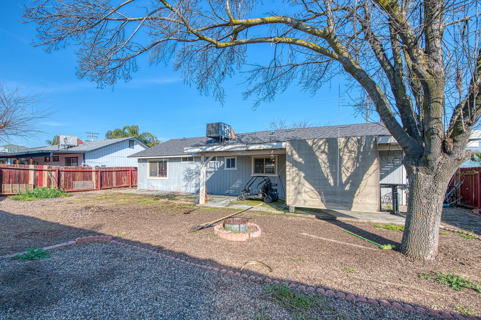 221 N Hillcrest St, Porterville, CA 93257