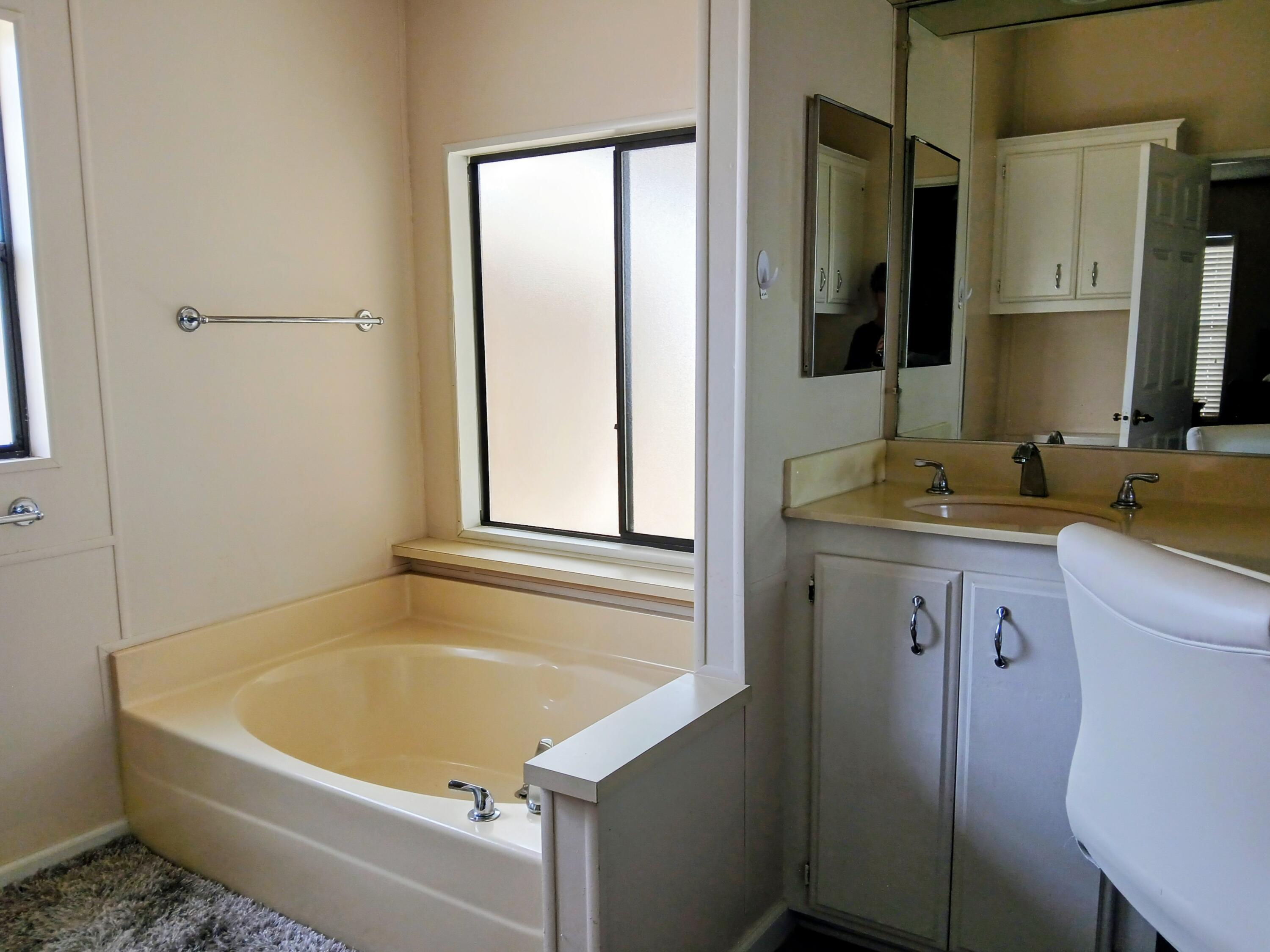 2459 N Oaks St #134, Tulare, CA 93274