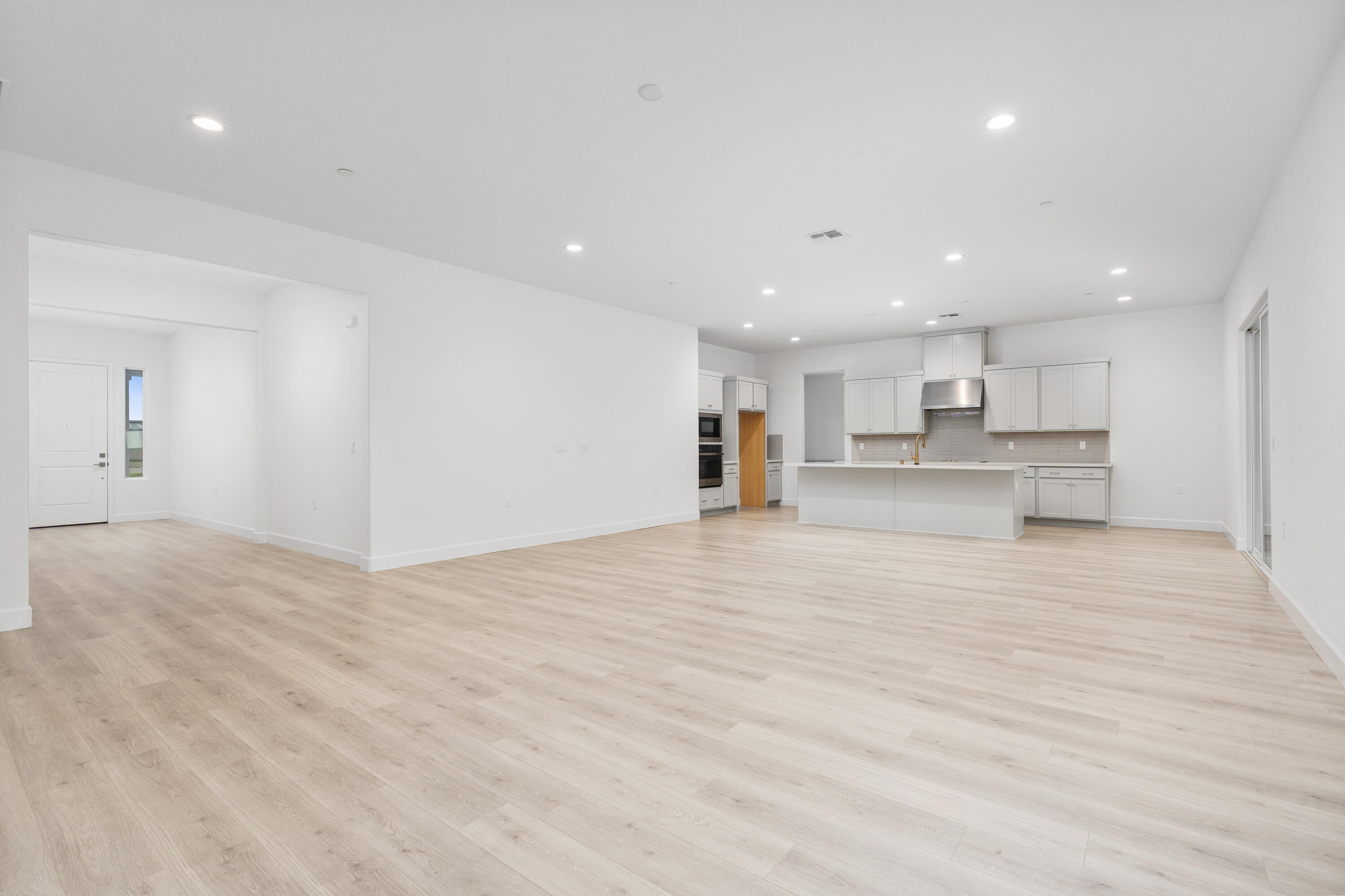 6522 W Galileo Dr #Lot1032, Visalia, CA 93277