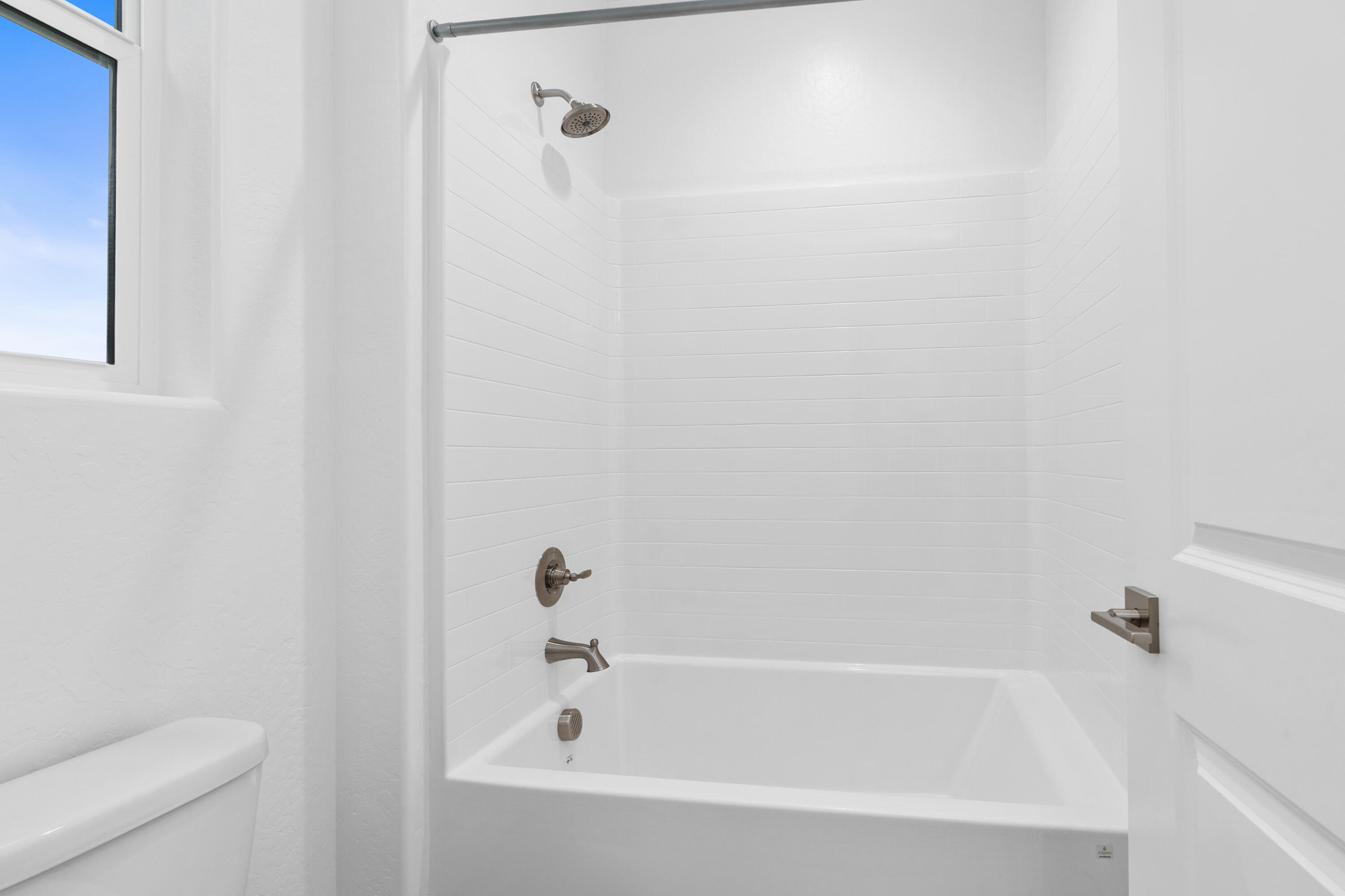 6522 W Galileo Dr #Lot1032, Visalia, CA 93277