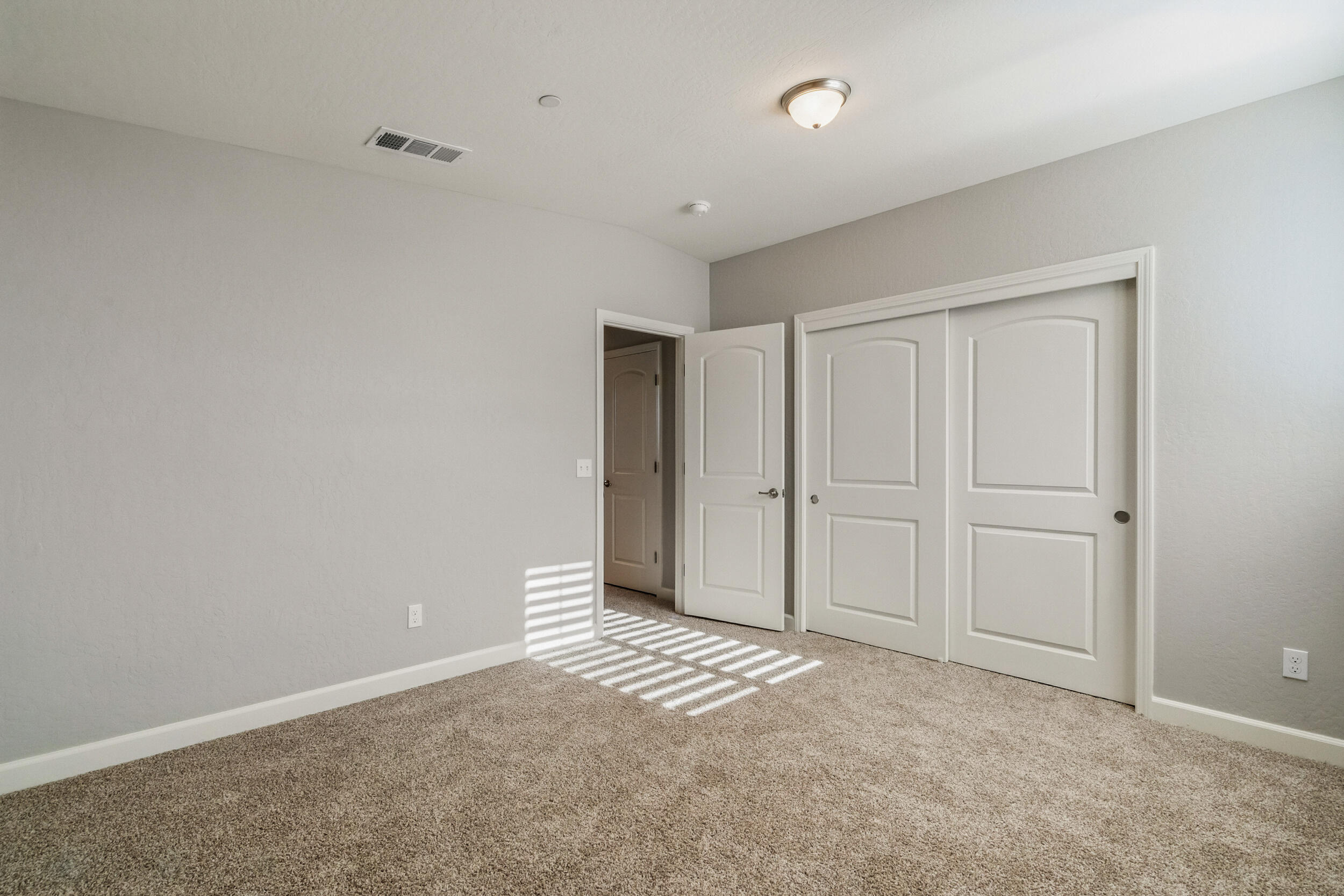 2090 Chancellor Ave, Tulare, CA 93274