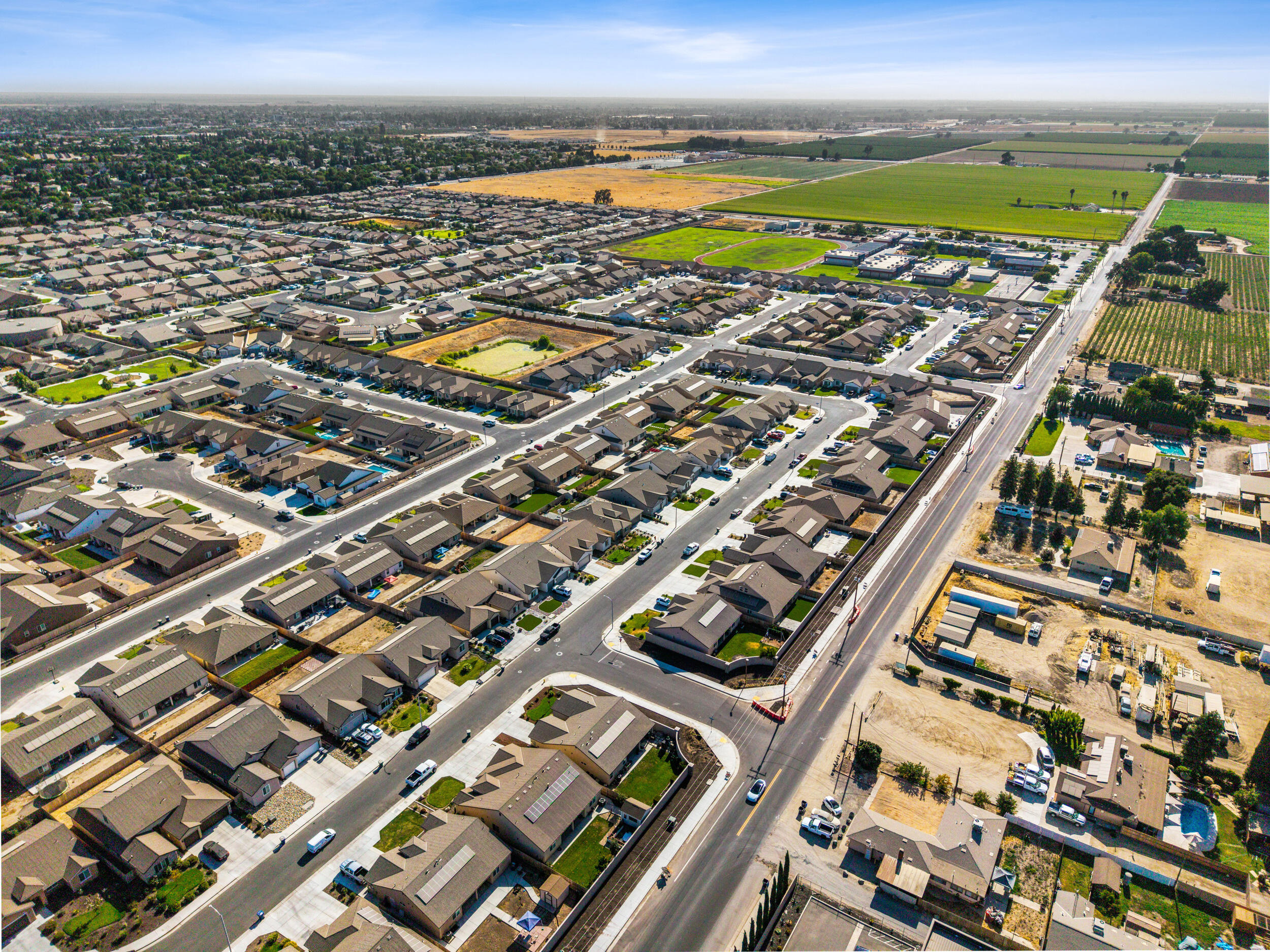 2090 Chancellor Ave, Tulare, CA 93274