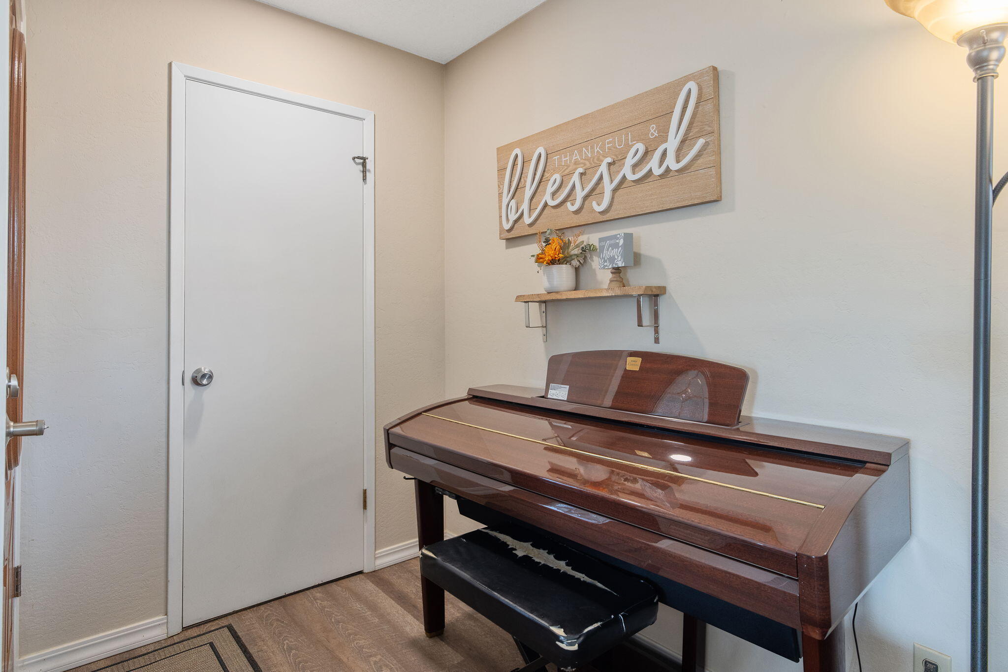 736 S Spruce St, Tulare, CA 93274