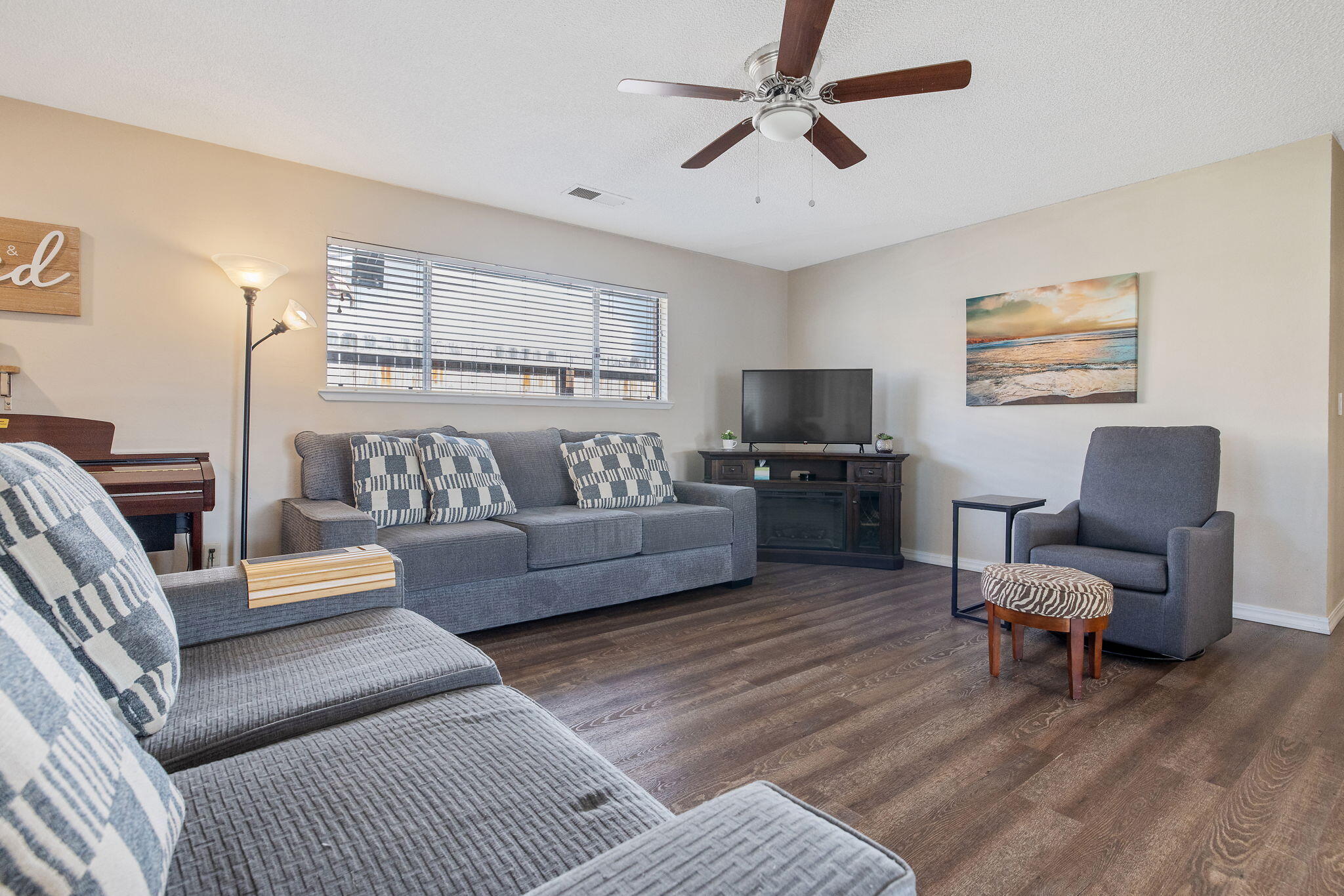 736 S Spruce St, Tulare, CA 93274