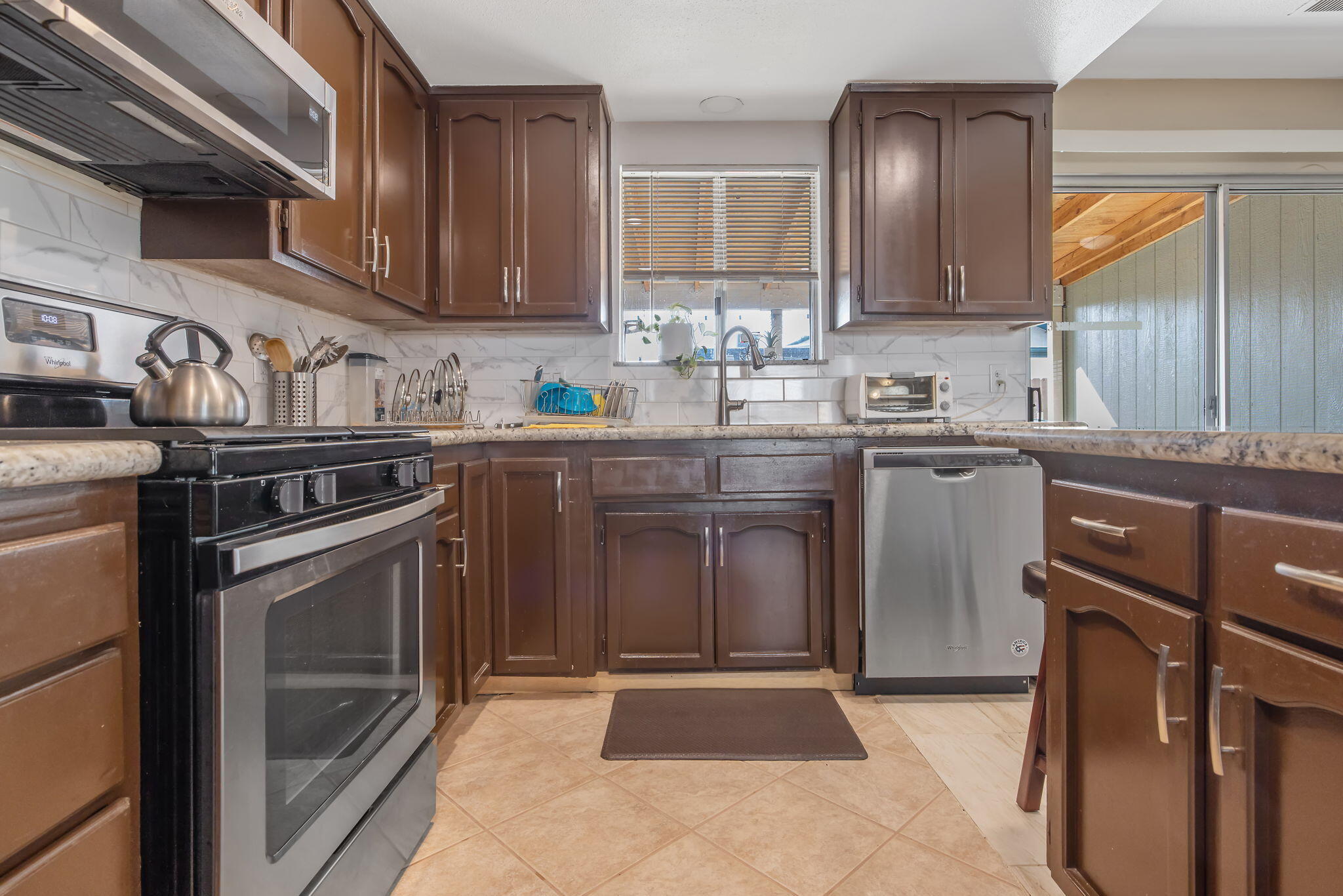 736 S Spruce St, Tulare, CA 93274