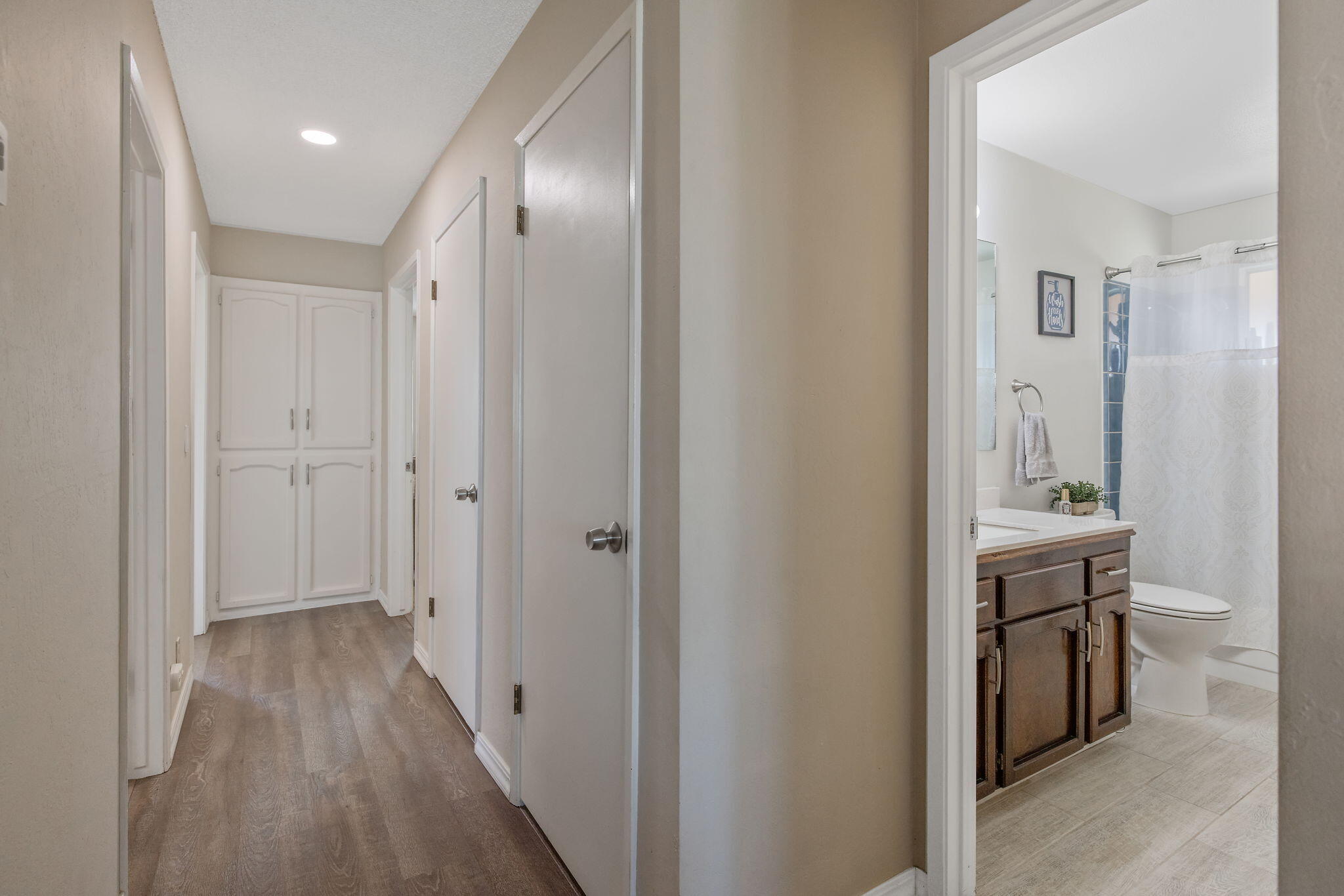 736 S Spruce St, Tulare, CA 93274