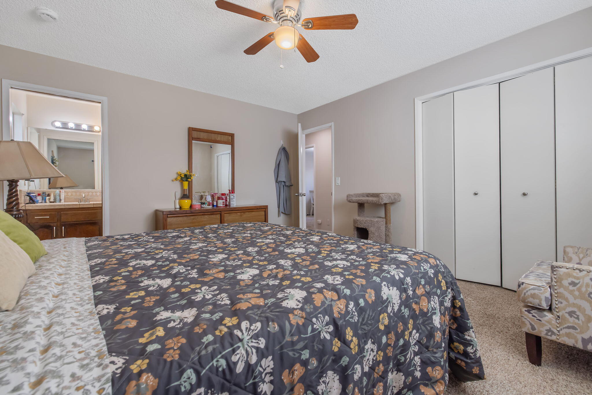 736 S Spruce St, Tulare, CA 93274