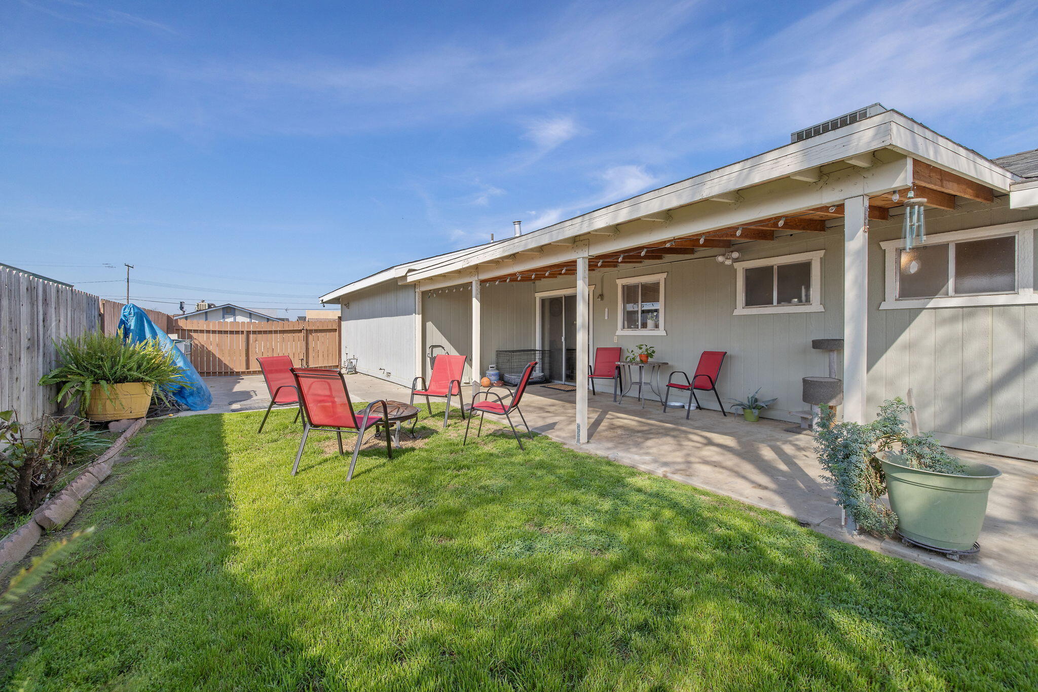 736 S Spruce St, Tulare, CA 93274